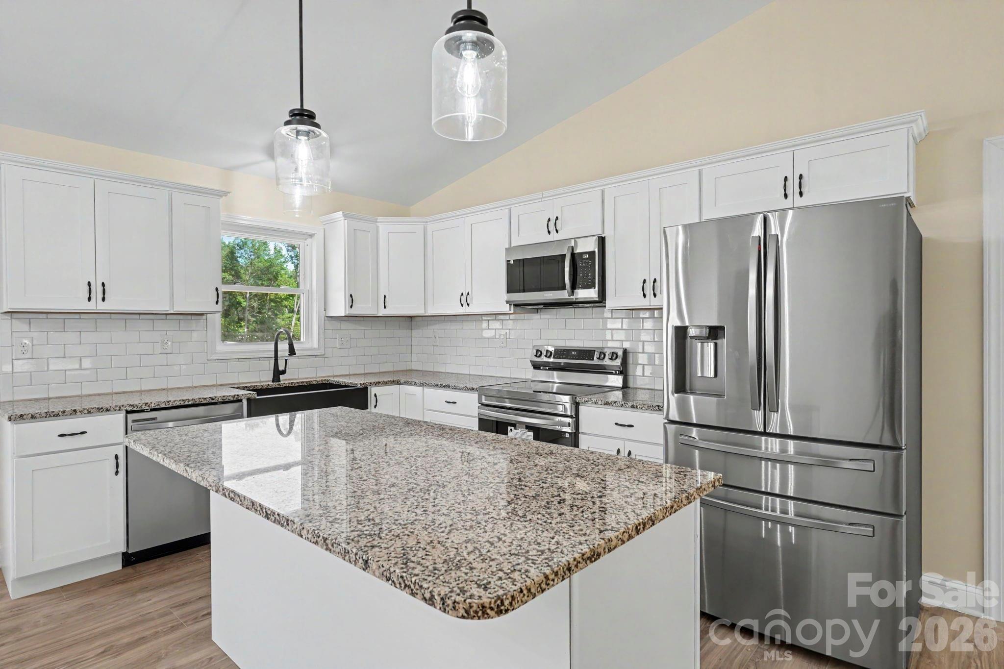 2019 Pineview Drive Property Photo 4