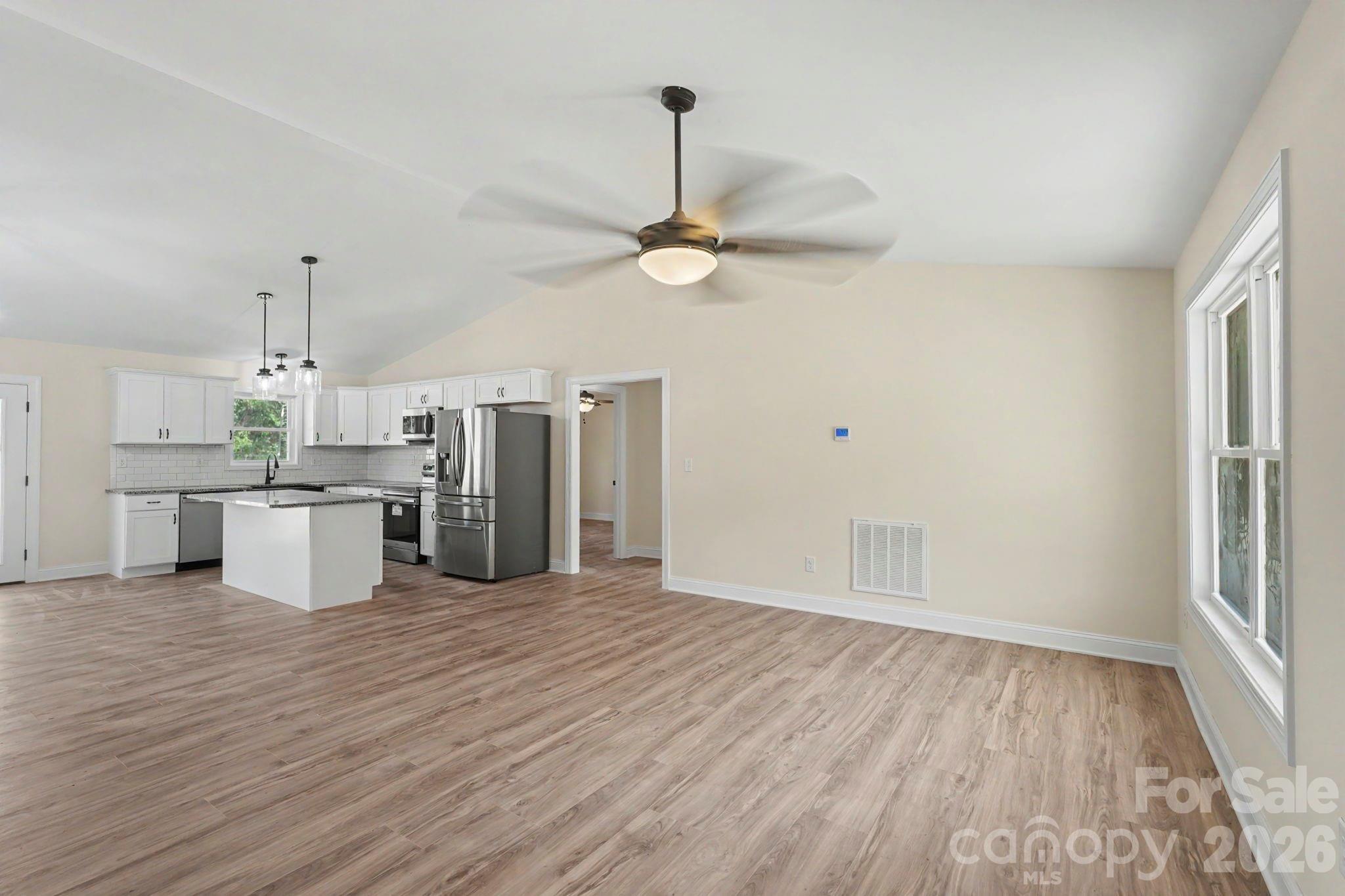 2019 Pineview Drive Property Photo 6