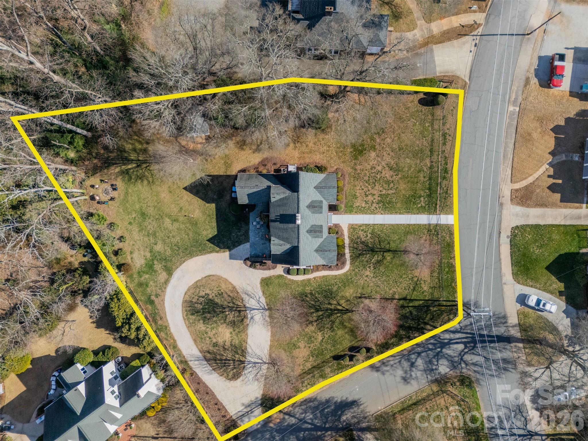 27 Circle Drive Property Photo 3