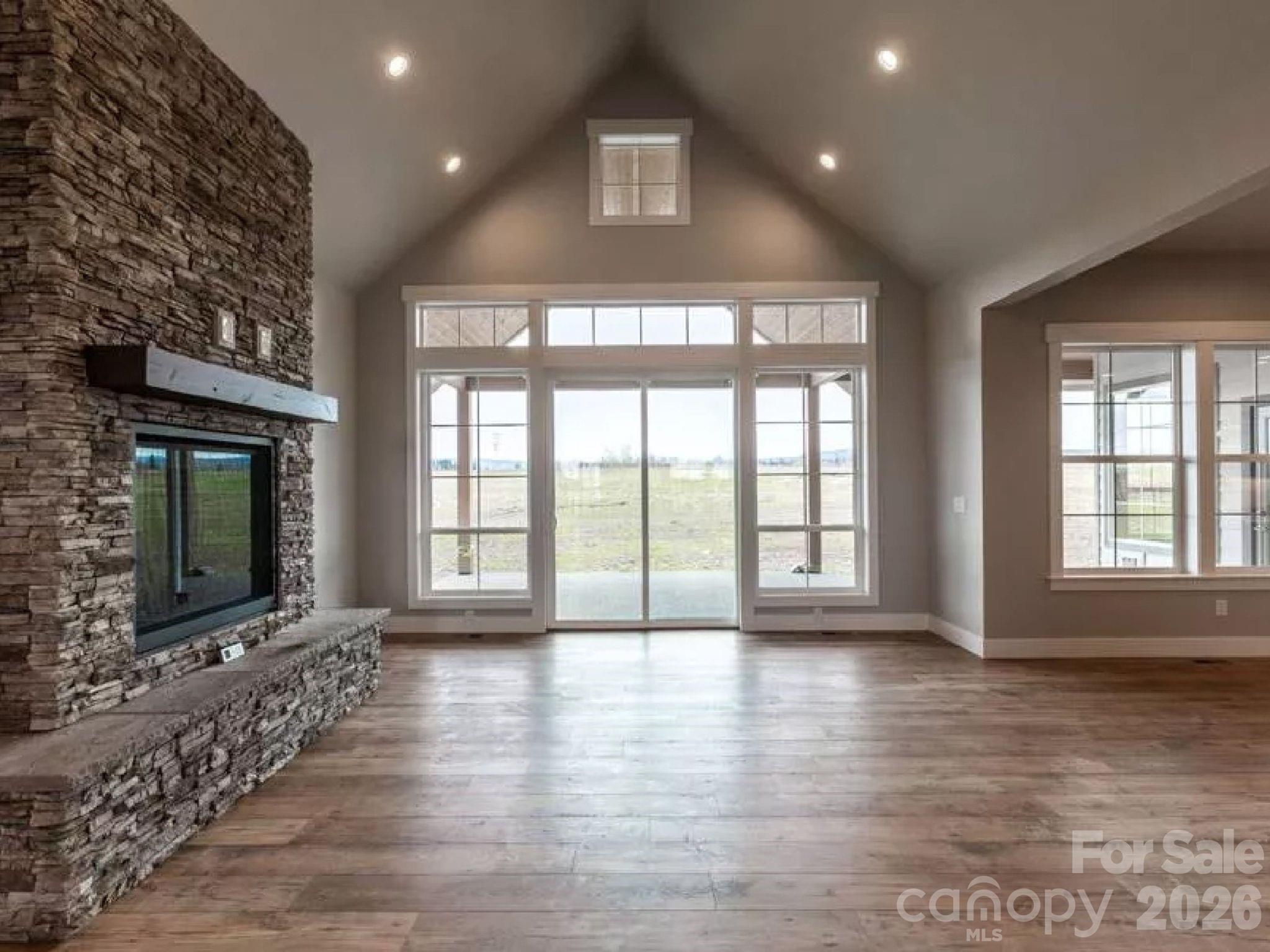 5743 Lake Pointe Drive Property Photo 4