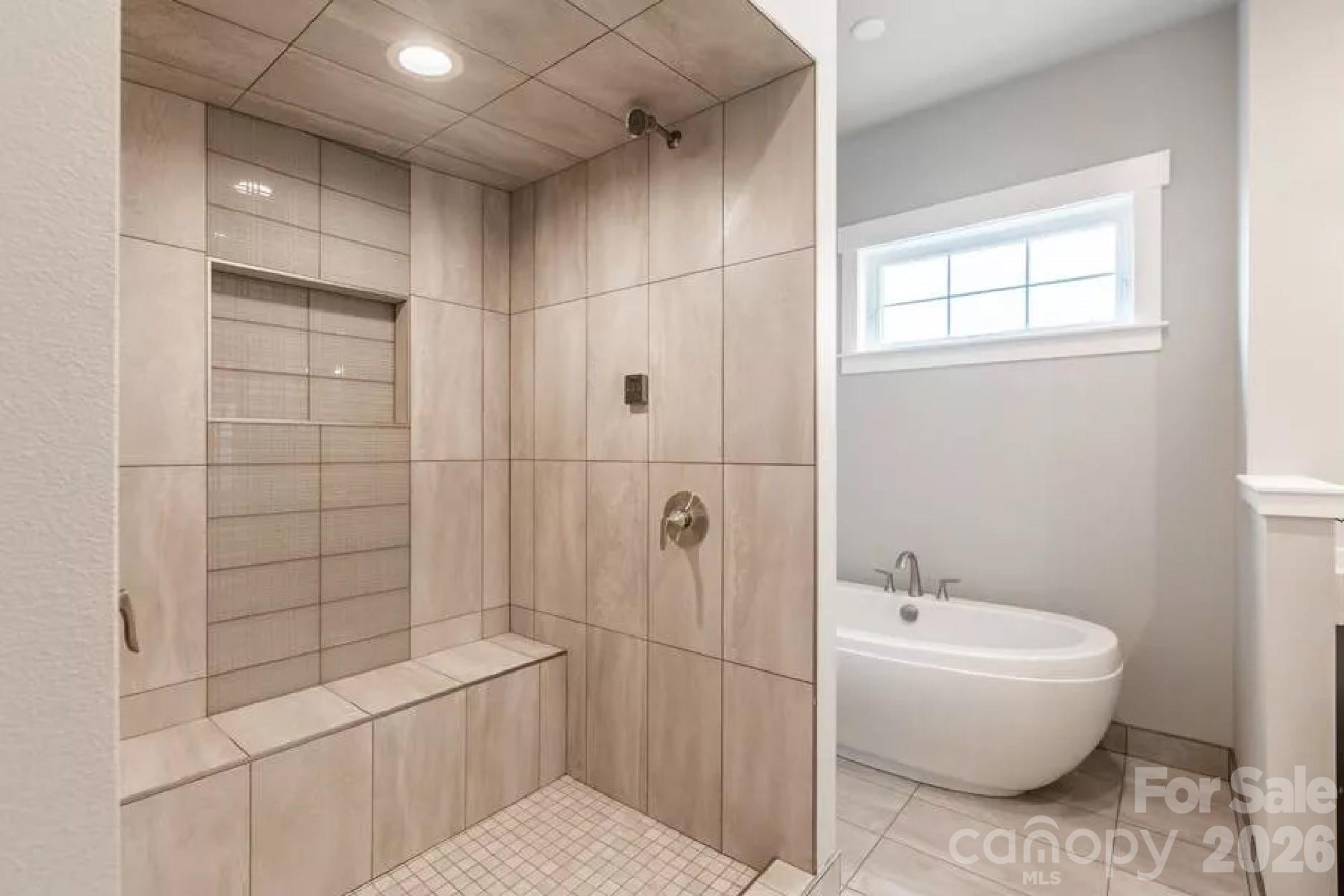 5743 Lake Pointe Drive Property Photo 5