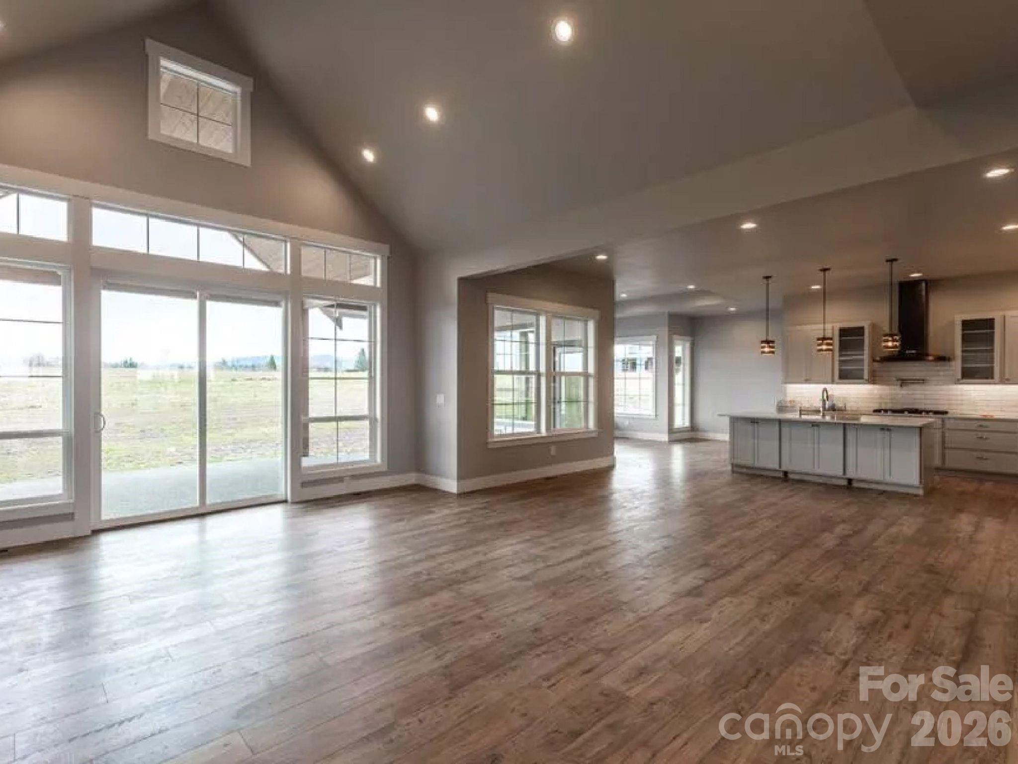 5743 Lake Pointe Drive Property Photo 8