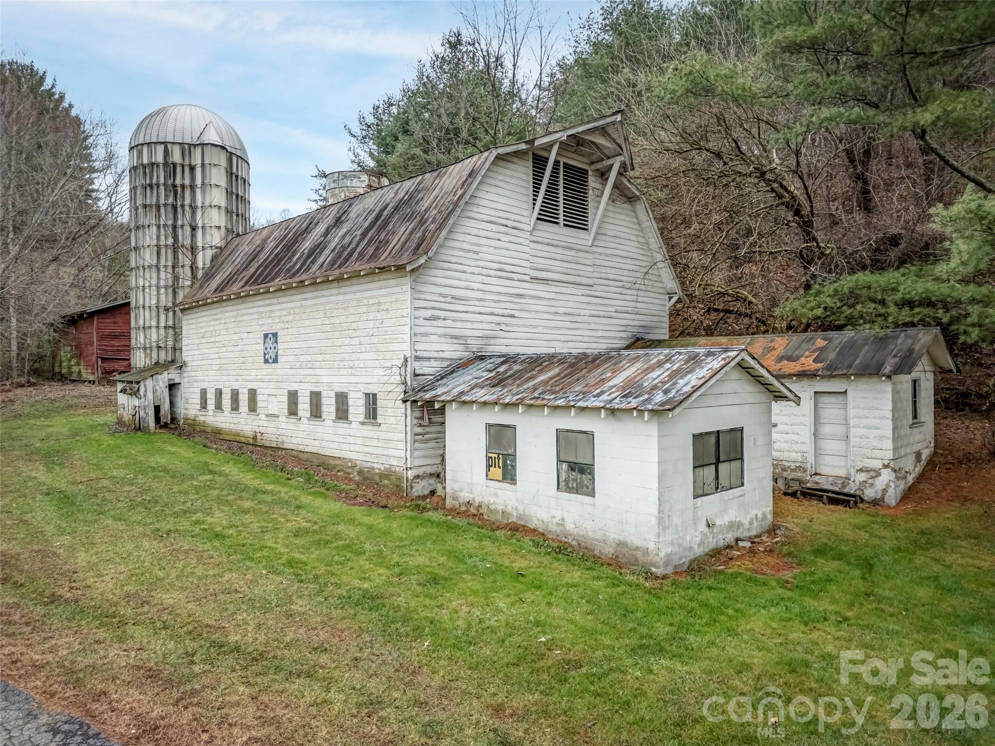 896 Newfound Road Property Photo 1
