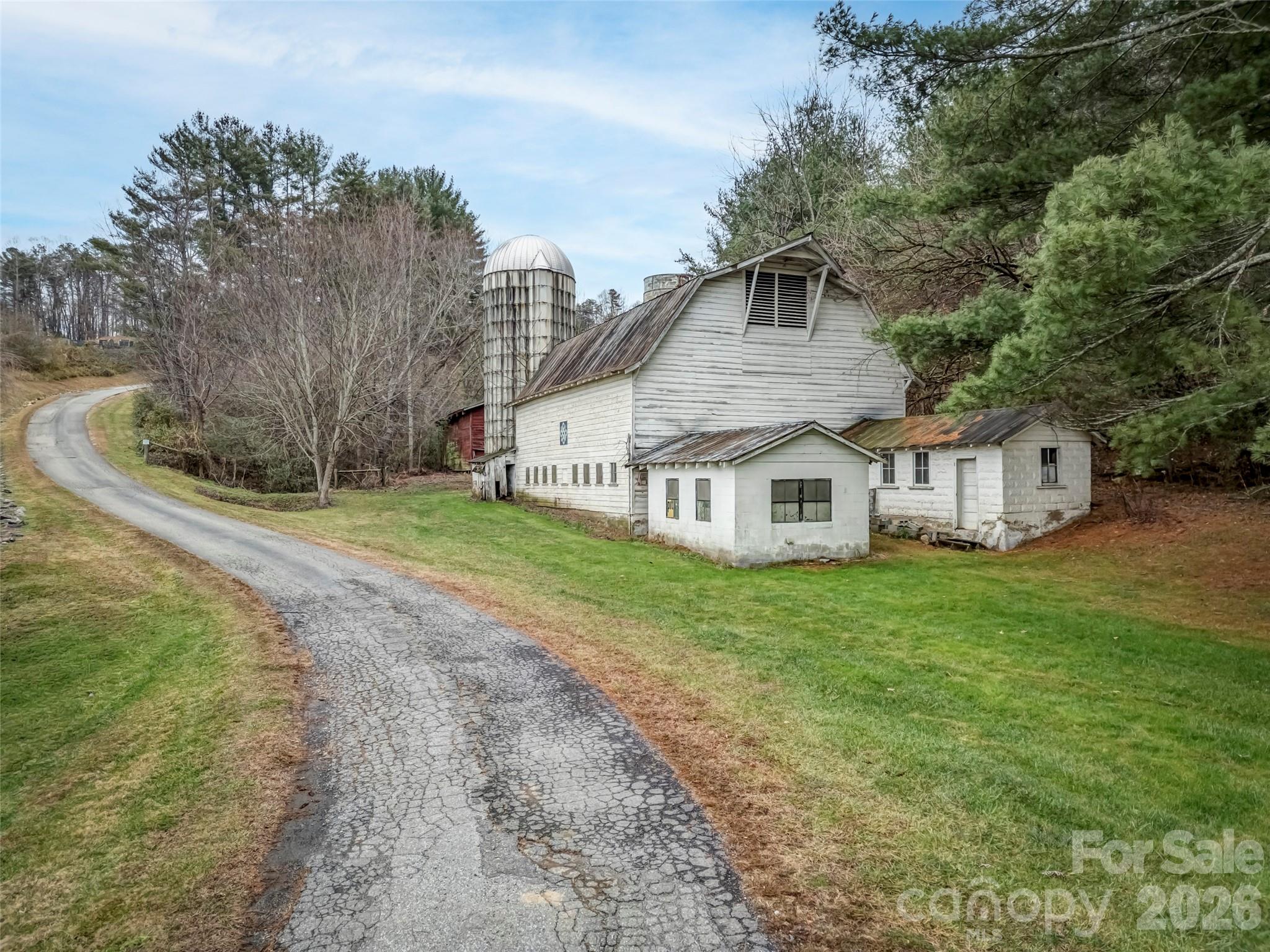 896 Newfound Road Property Photo 2