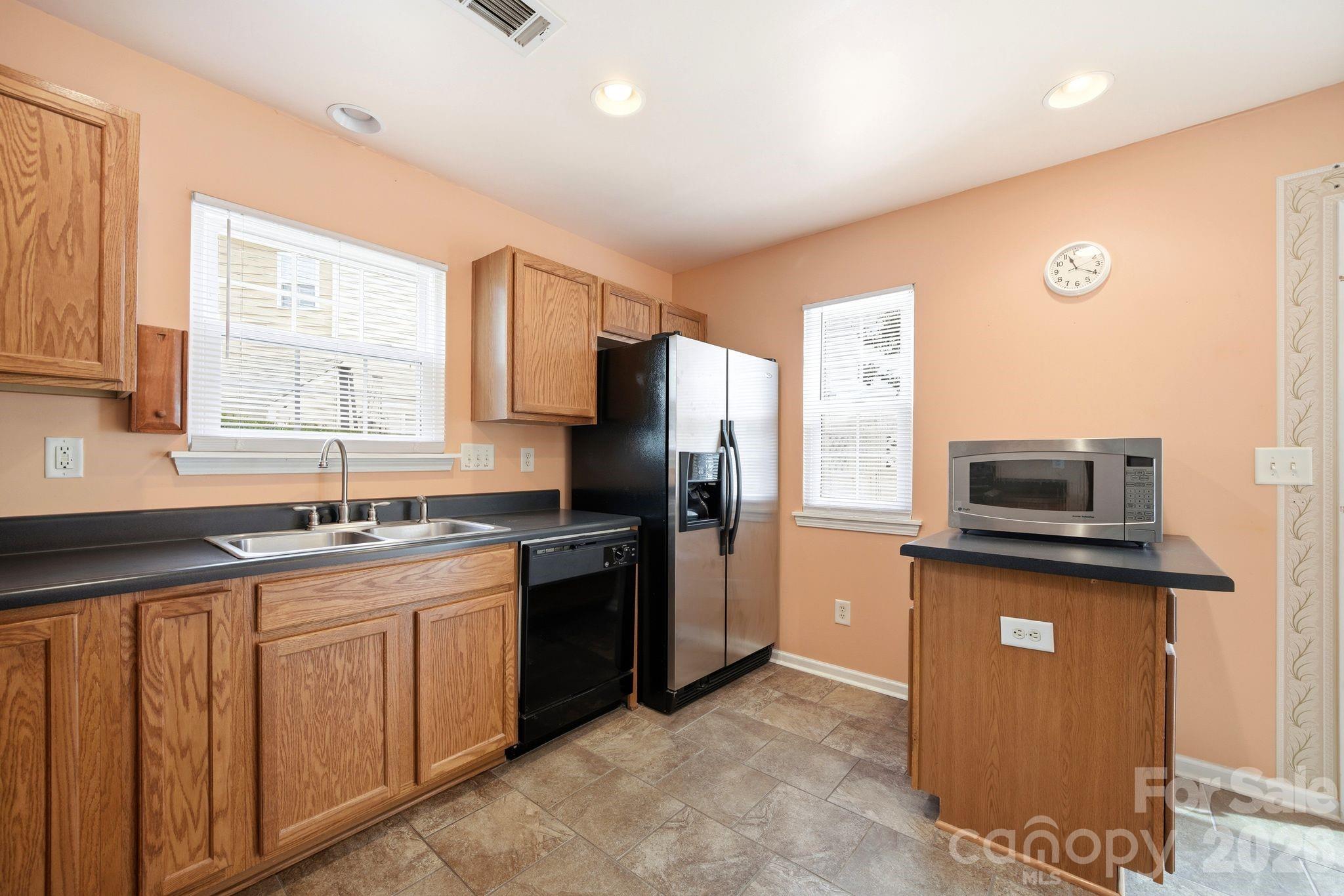 8038 Long House Lane Property Photo 11