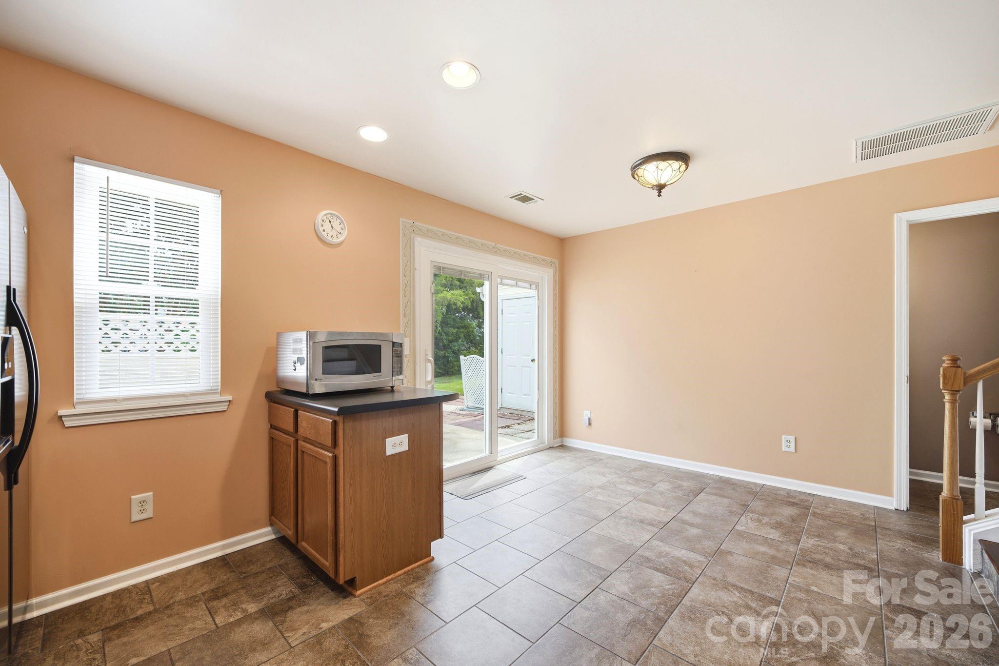 8038 Long House Lane Property Photo 12