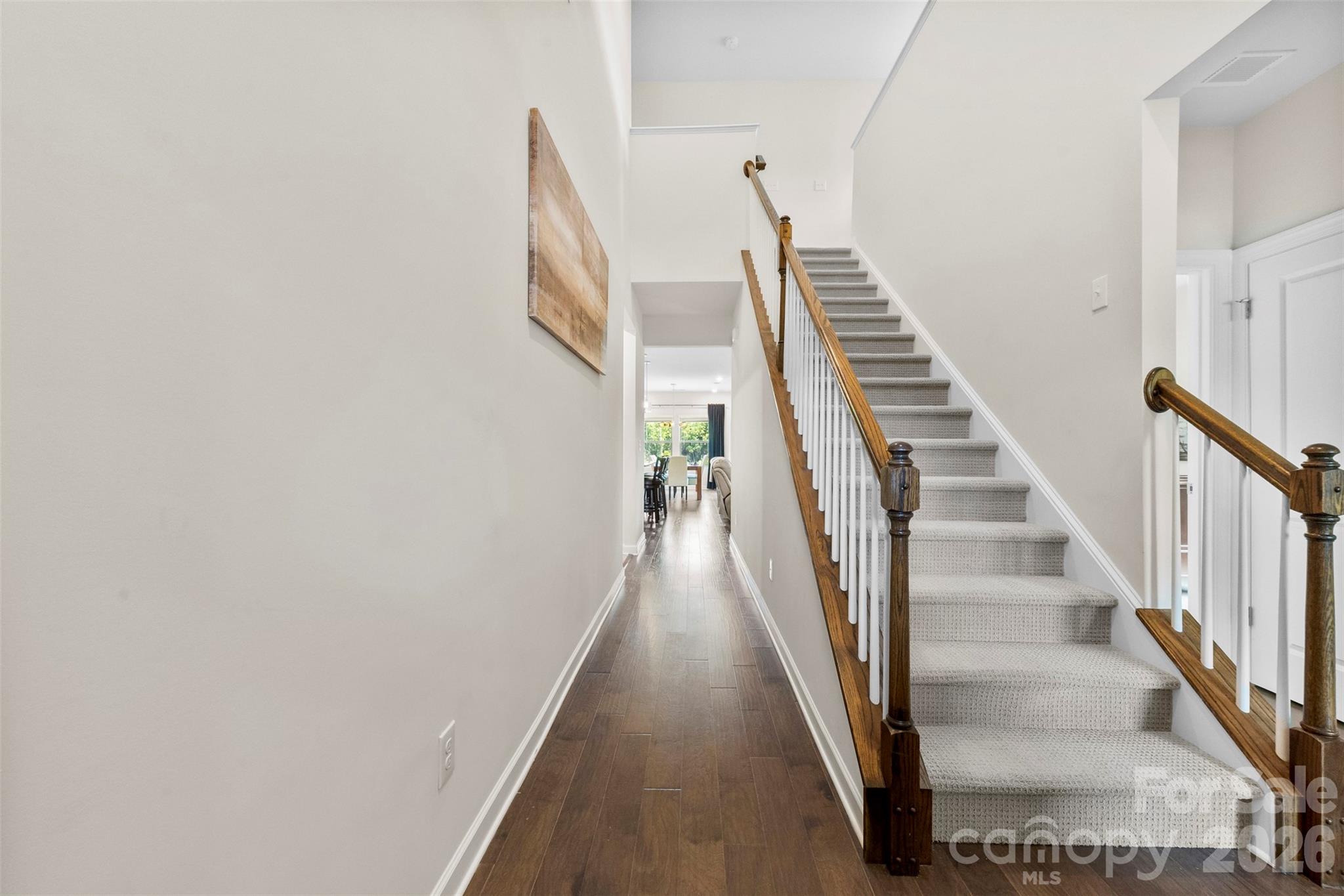 5727 Lavaux Court Property Photo 3