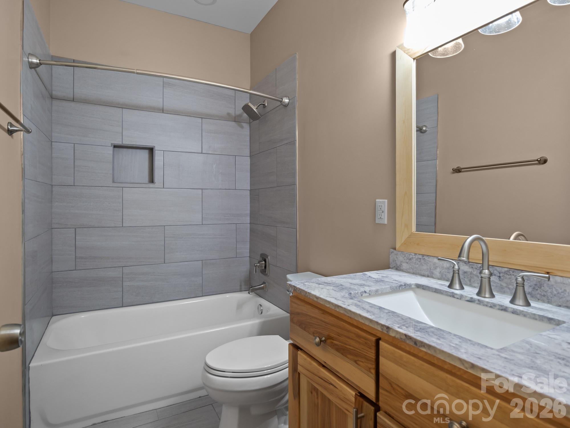 225 Aurora Lane Property Photo 23