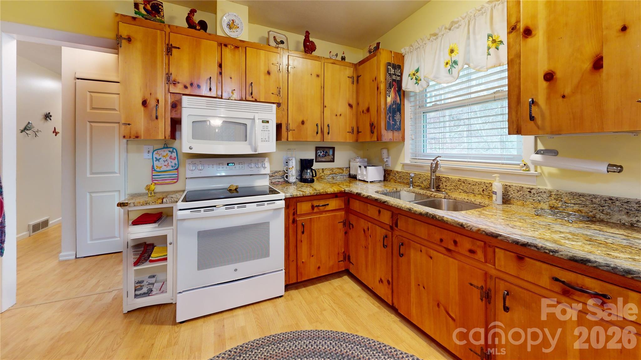 979 Greenville Highway Property Photo 17