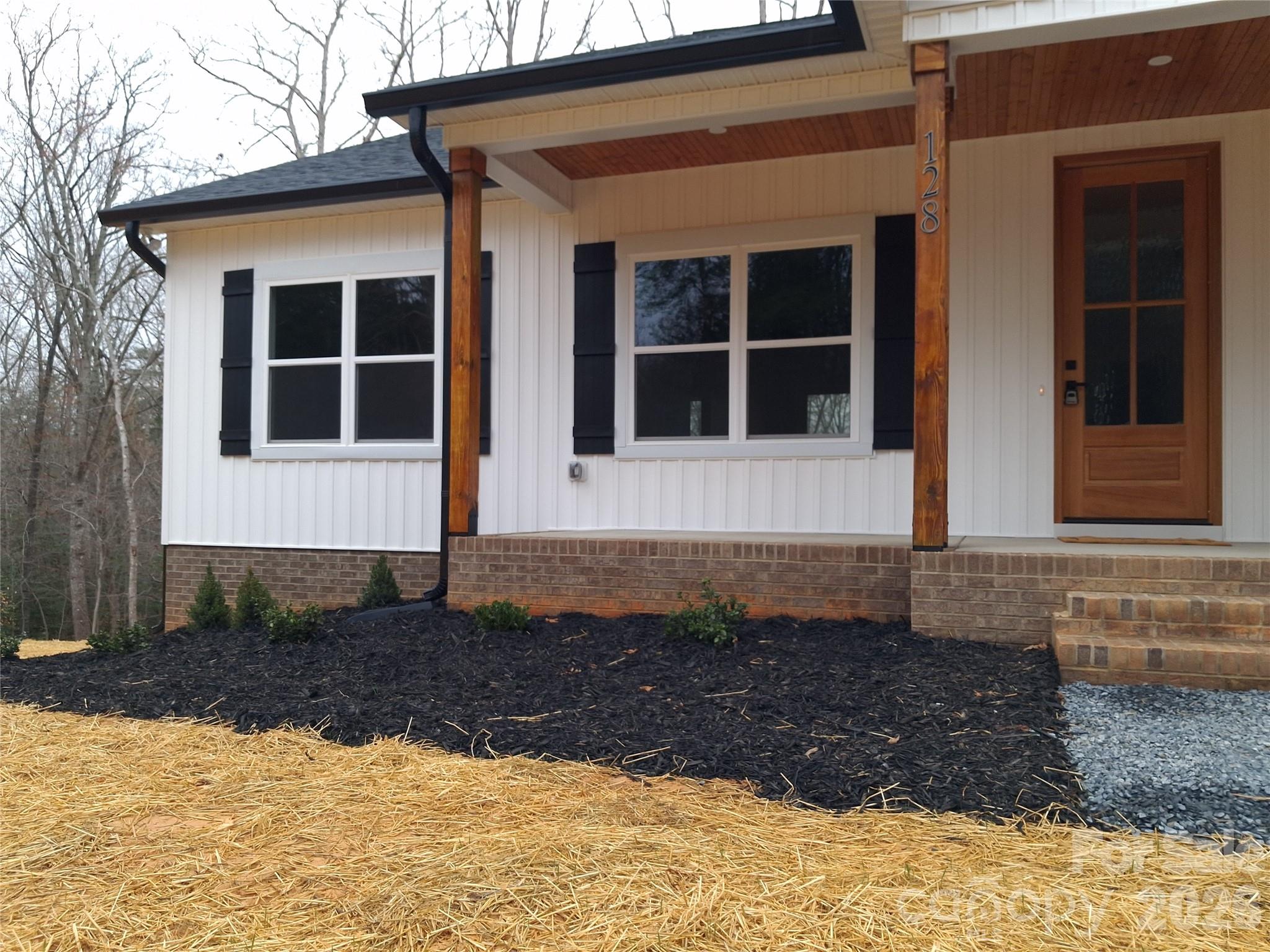 128 Hedgeline Drive Property Photo 3