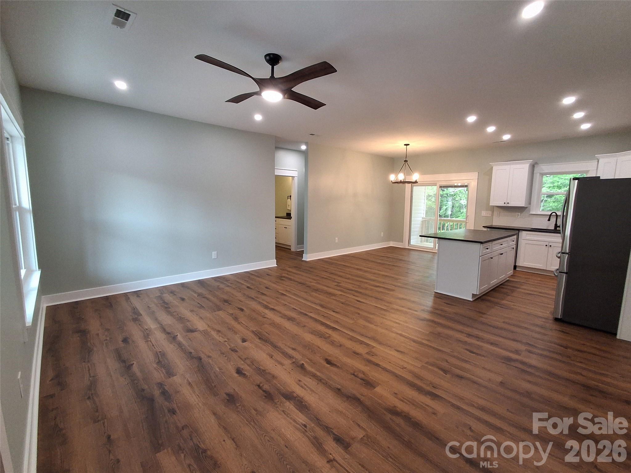 128 Hedgeline Drive Property Photo 11