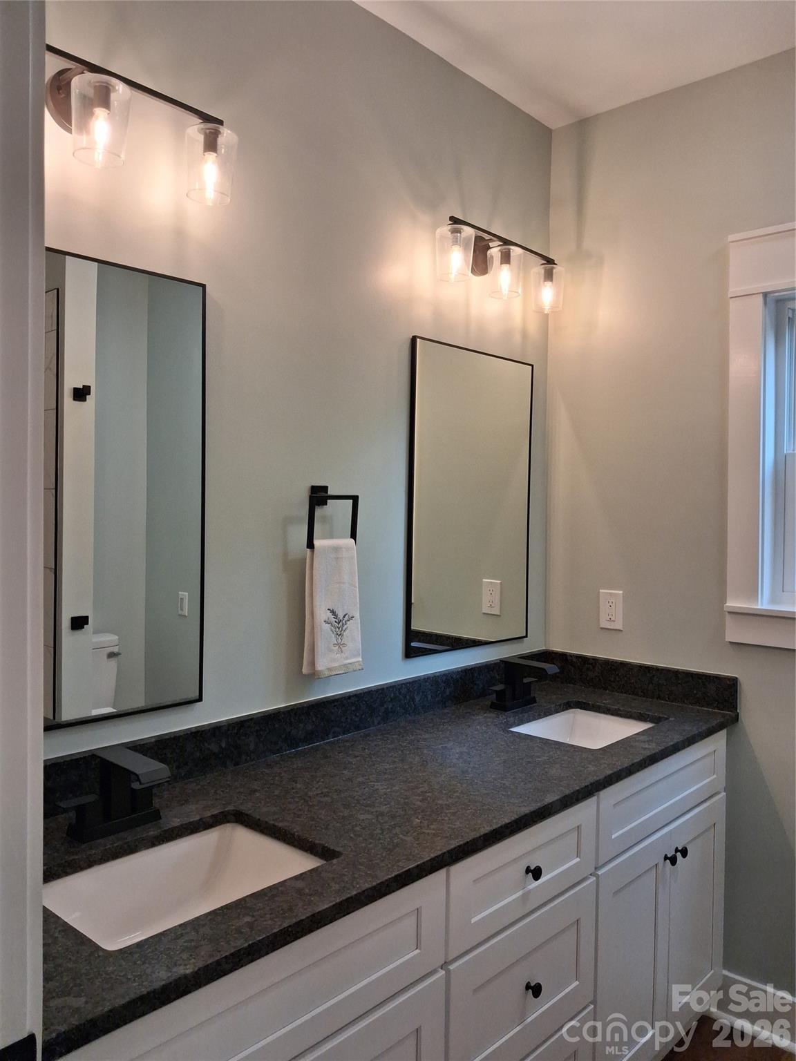 128 Hedgeline Drive Property Photo 16
