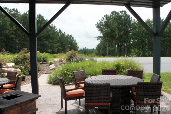 374 E Settings Boulevard Property Photo 11