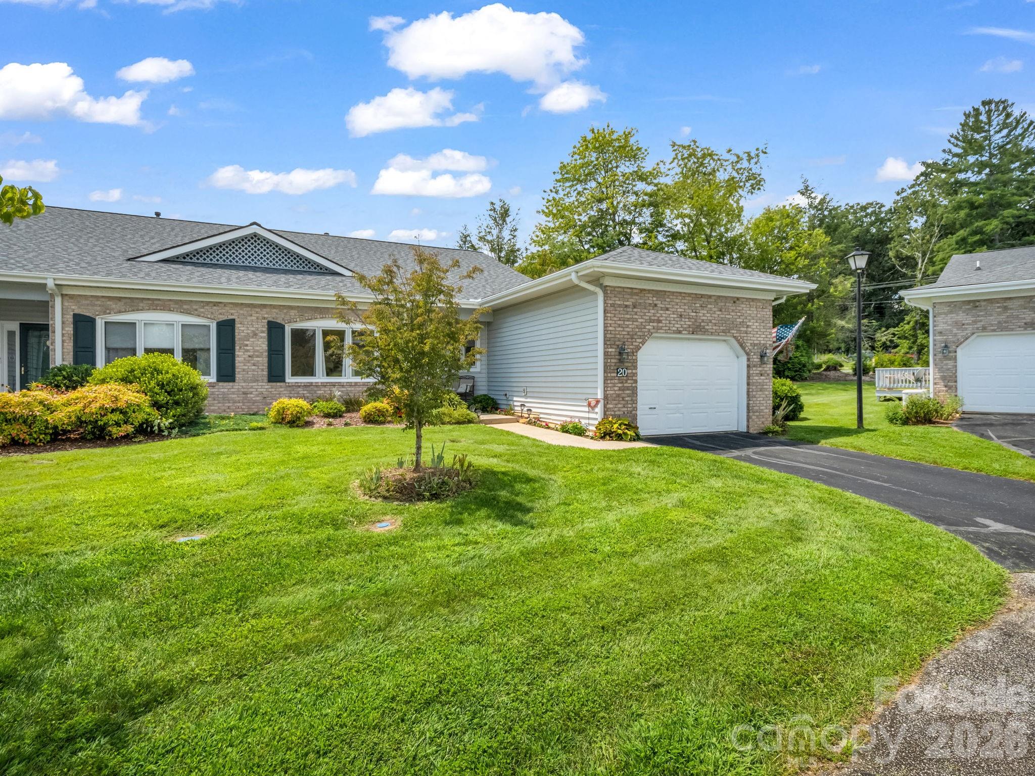 20 Country Meadows Lane Property Photo 2
