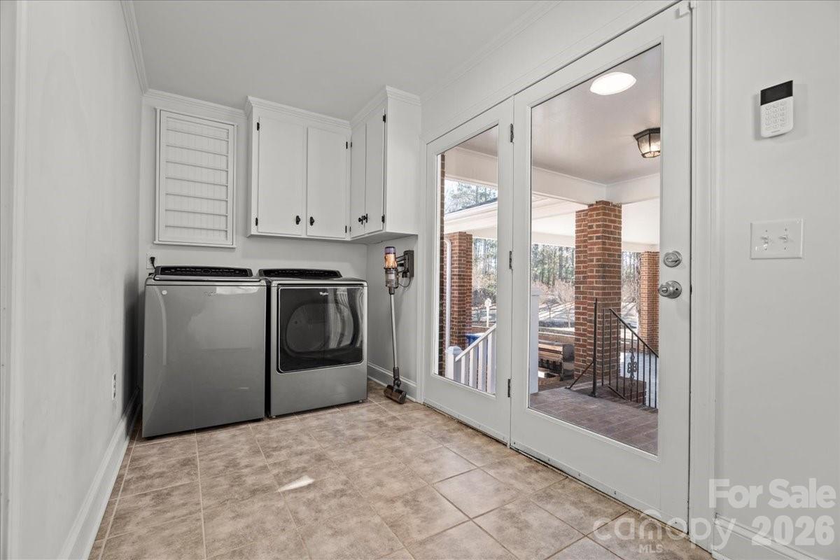 313 W Pigg Street Property Photo 27