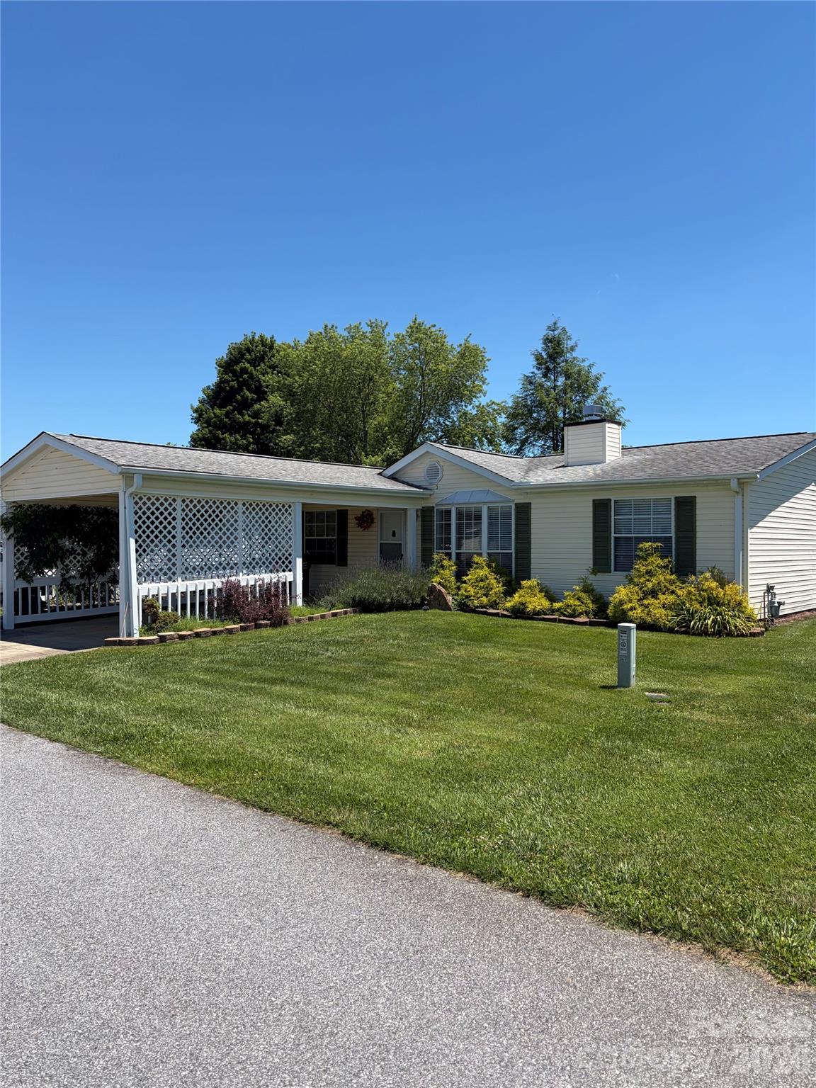 261 White Ash Circle Property Photo 2