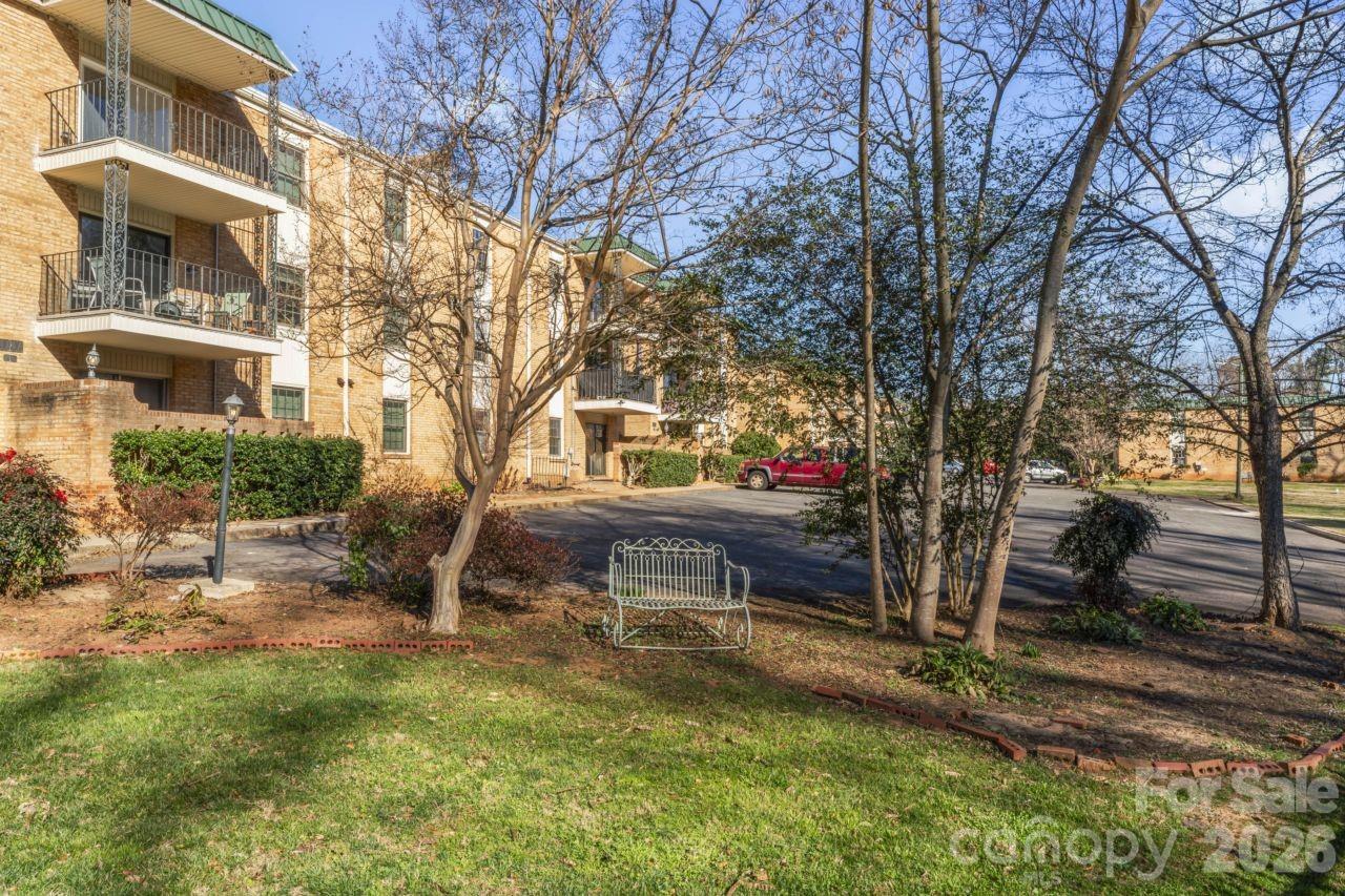4747 Hedgemore Drive B Property Photo 1