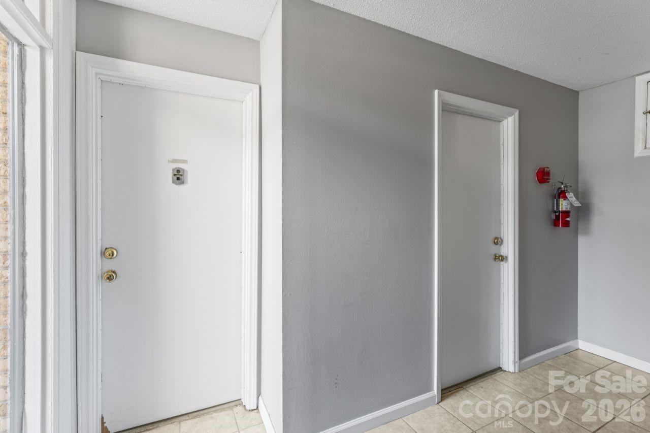 4747 Hedgemore Drive B Property Photo 5