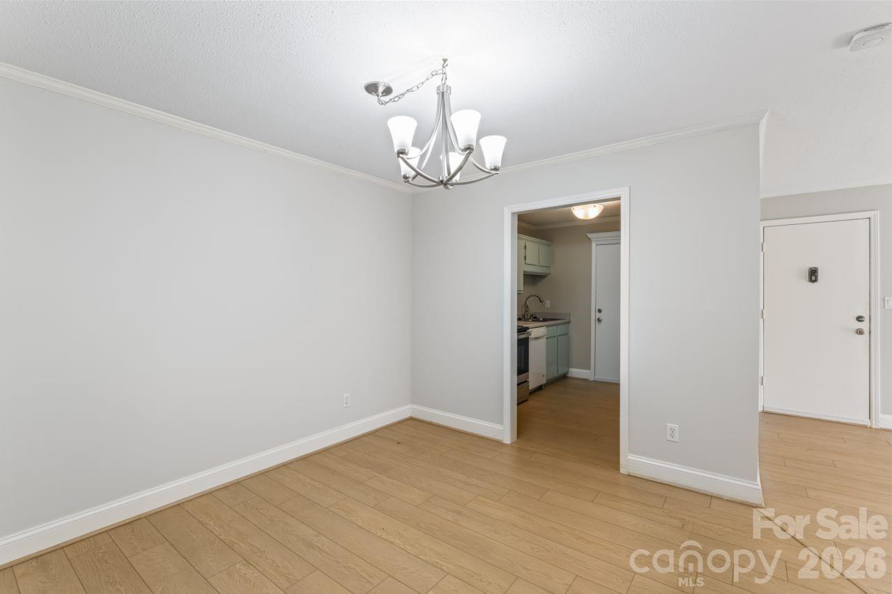 4747 Hedgemore Drive B Property Photo 11