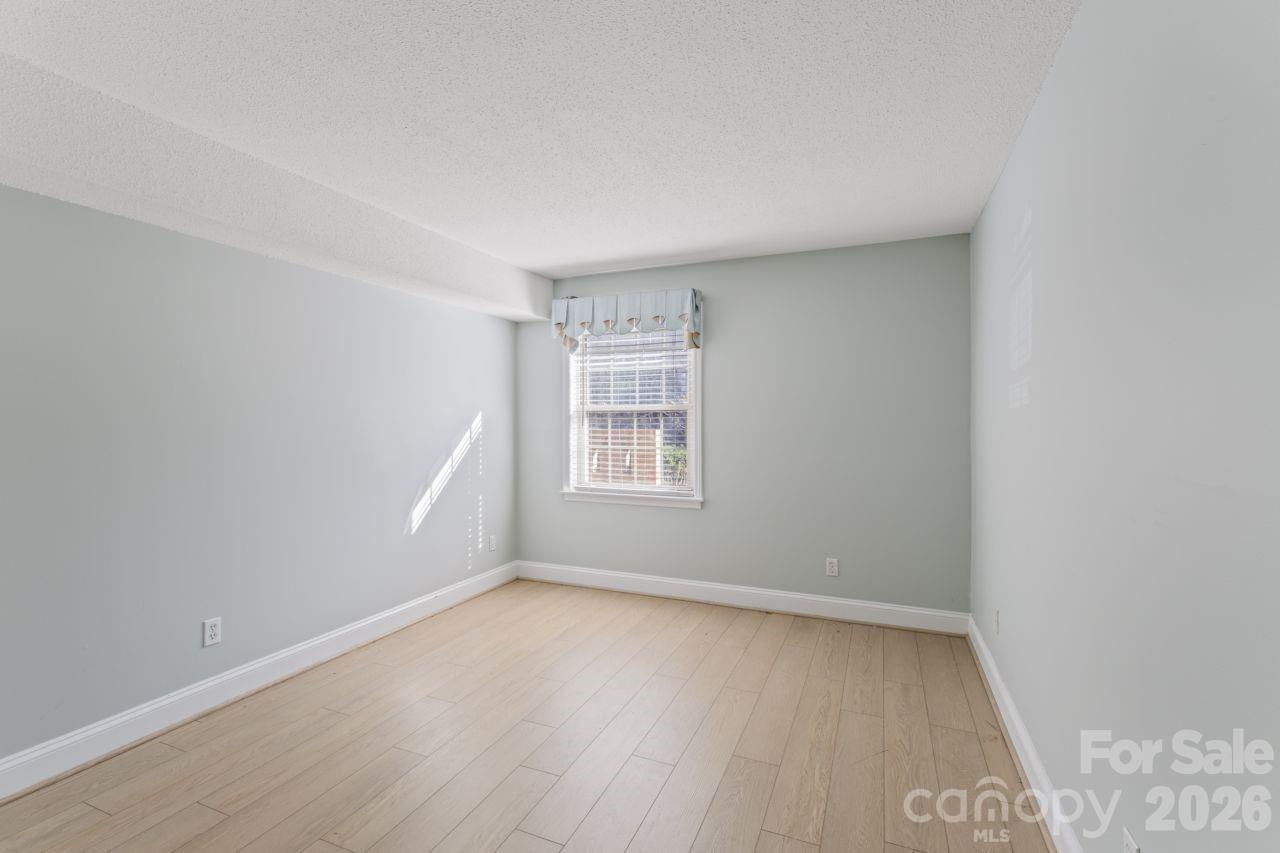 4747 Hedgemore Drive B Property Photo 18