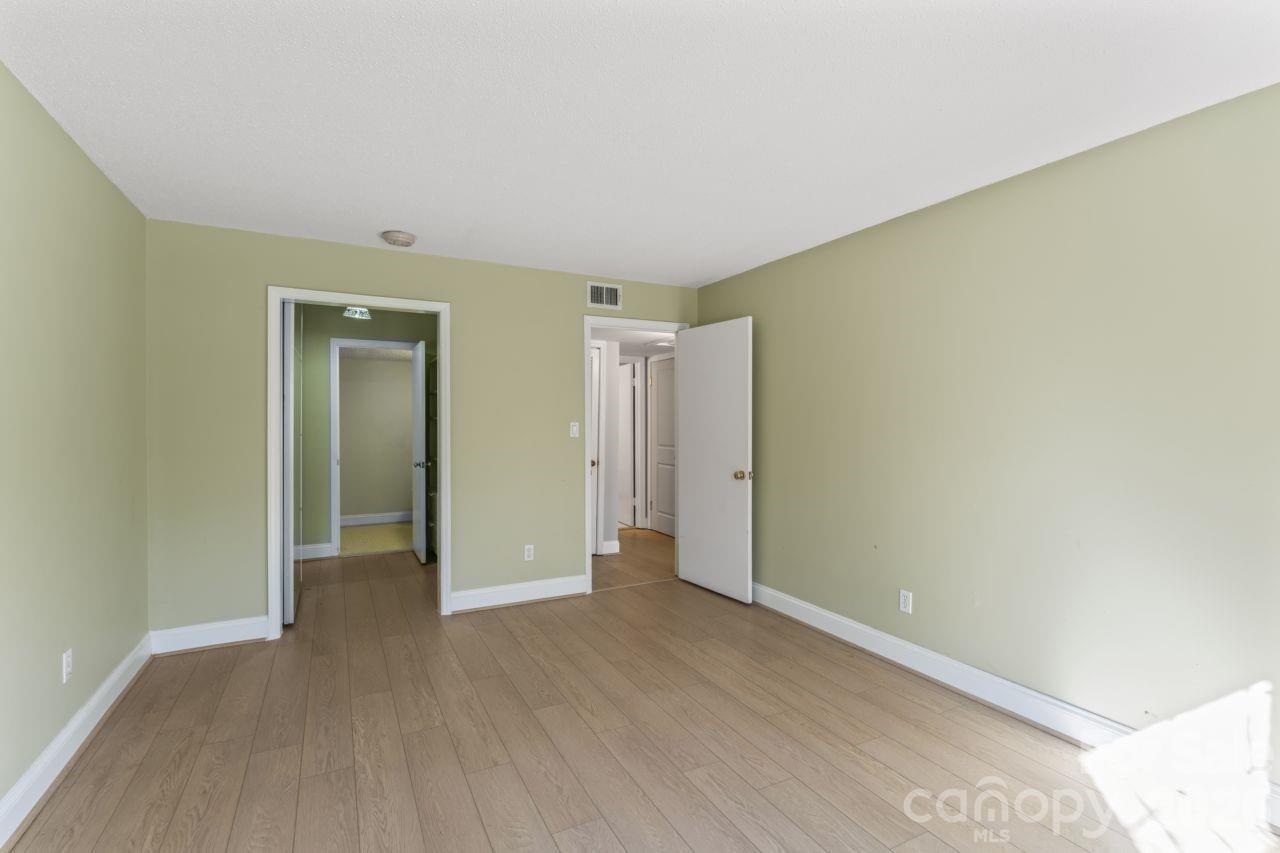 4747 Hedgemore Drive B Property Photo 22