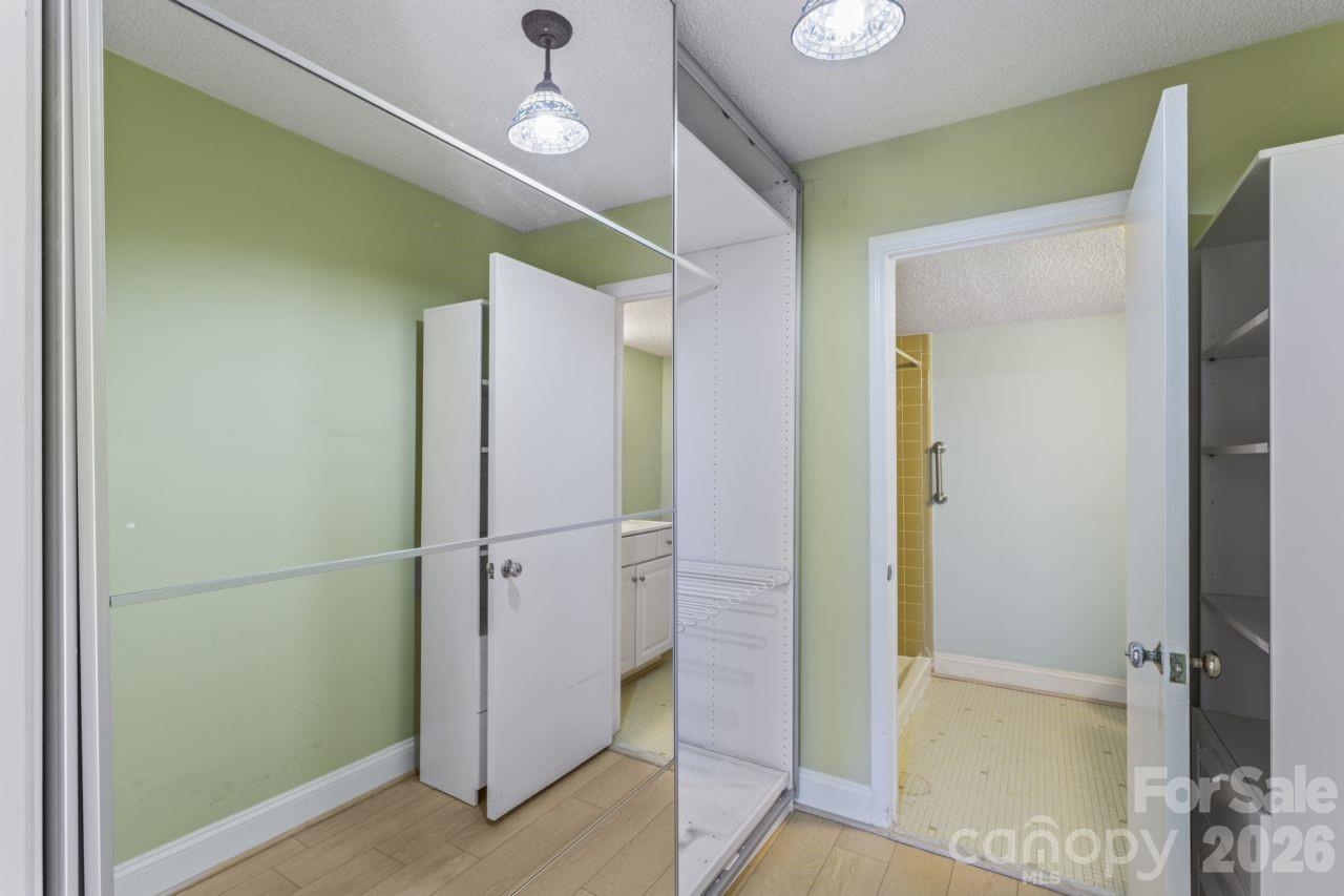 4747 Hedgemore Drive B Property Photo 23