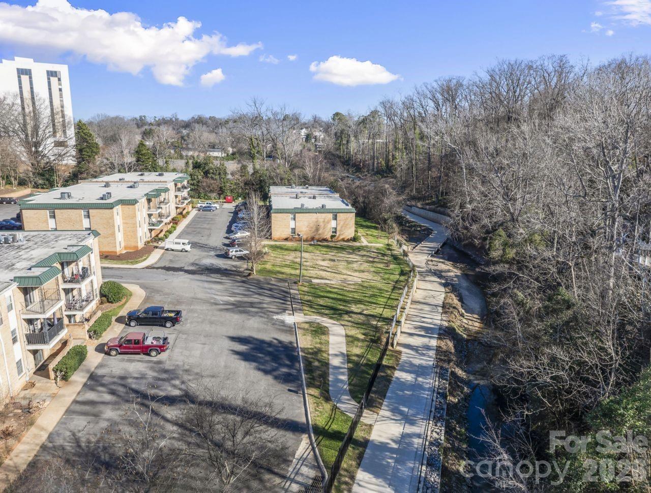 4747 Hedgemore Drive B Property Photo 33