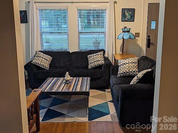 4033 W Tyvola Road Property Photo 4