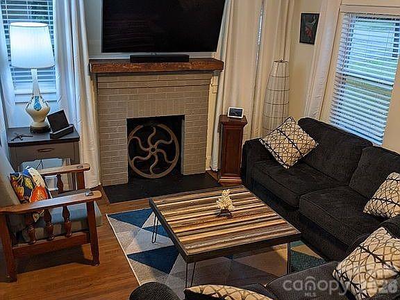 4033 W Tyvola Road Property Photo 7