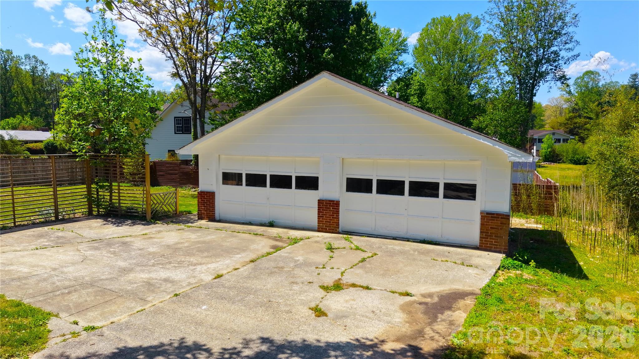 1627 Greenville Highway Property Photo 2