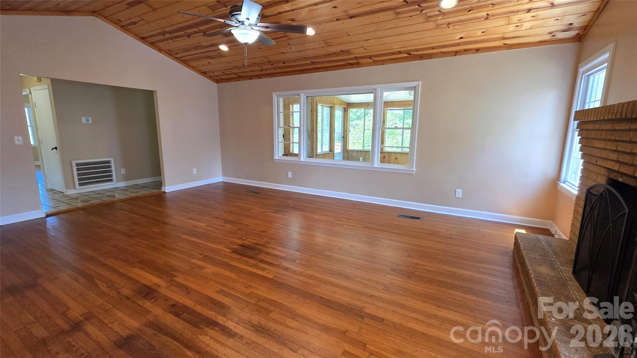 1627 Greenville Highway Property Photo 8