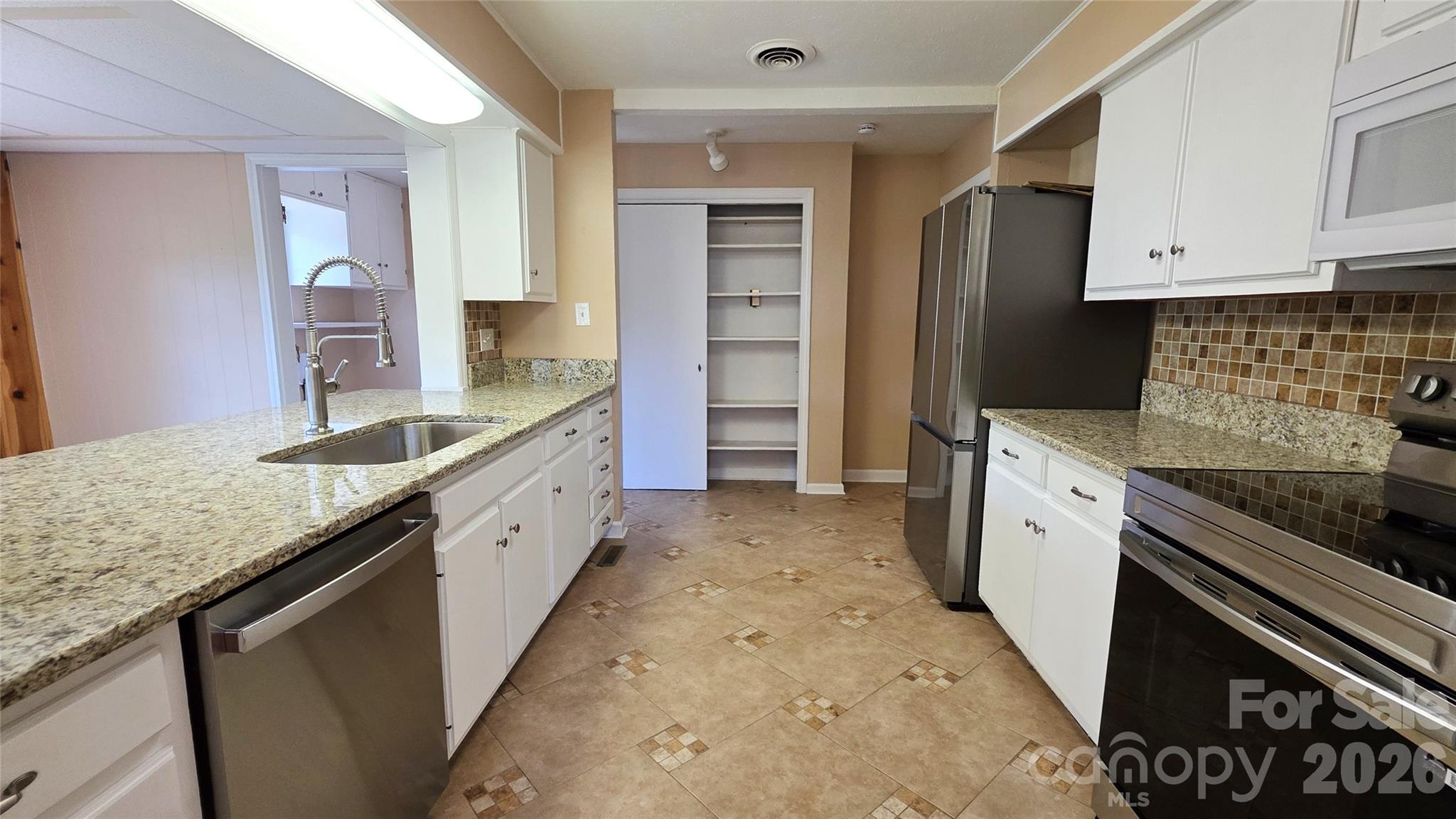 1627 Greenville Highway Property Photo 23