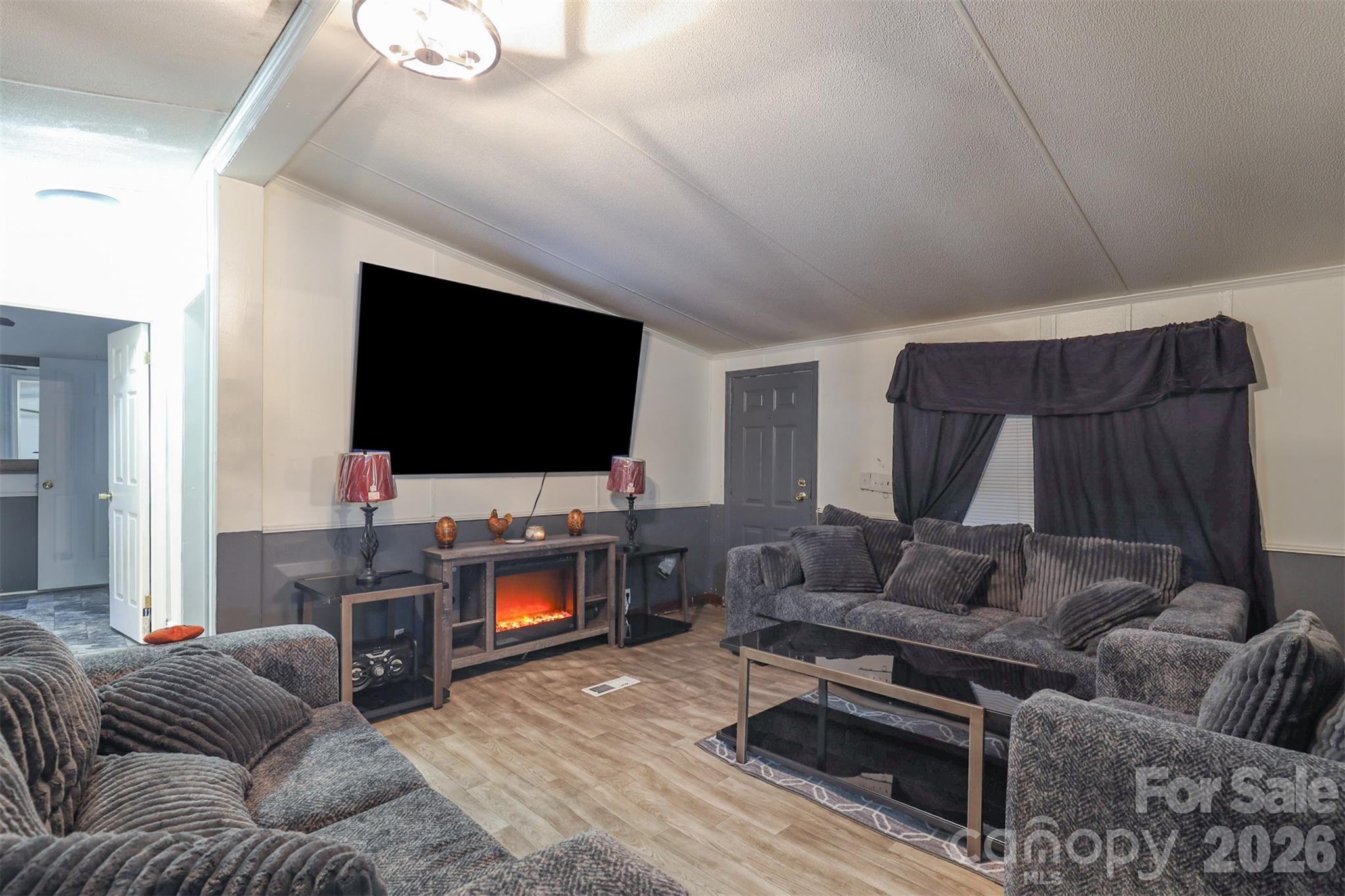 1224 Astoria Road Property Photo 5