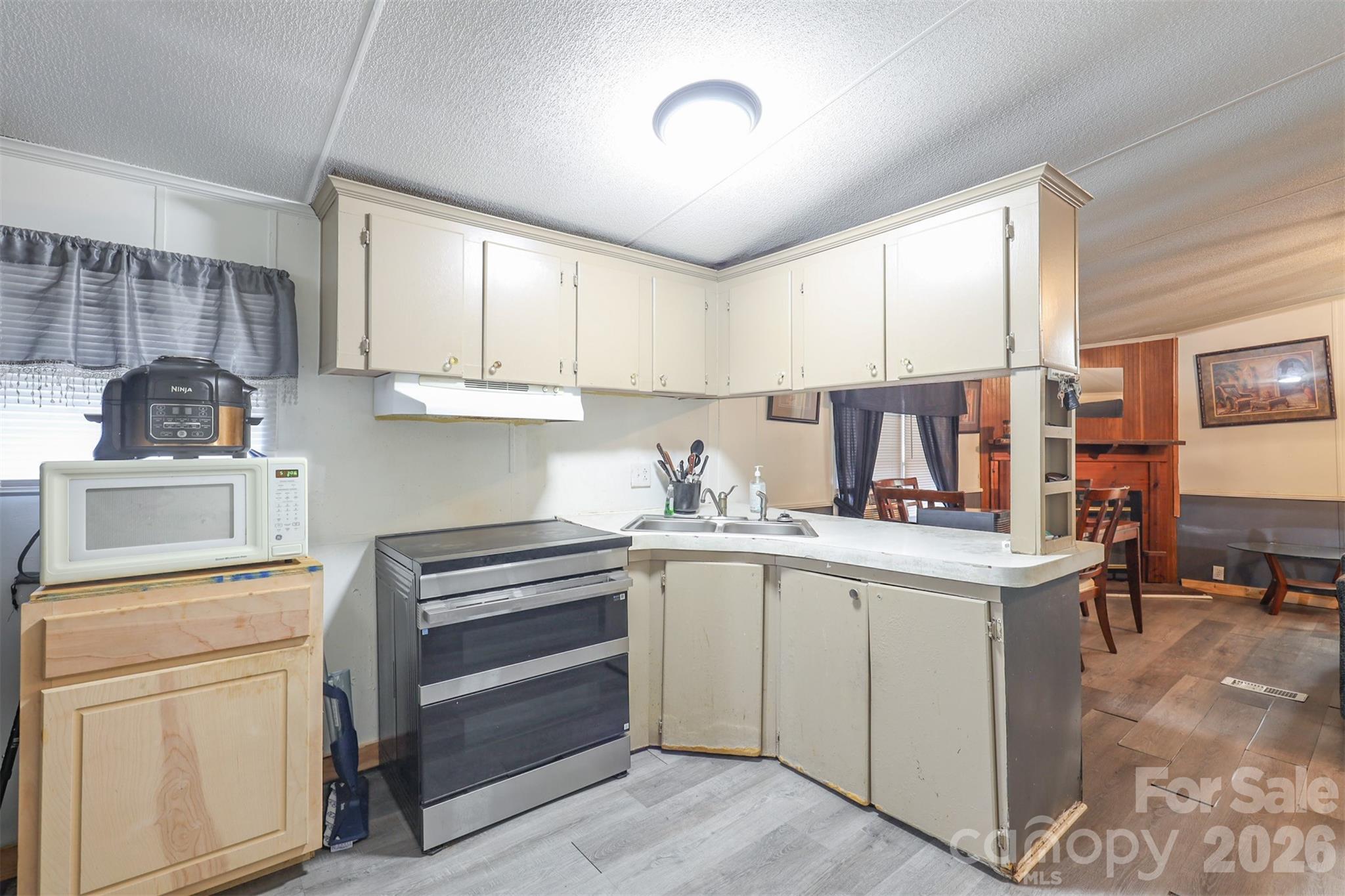1224 Astoria Road Property Photo 10