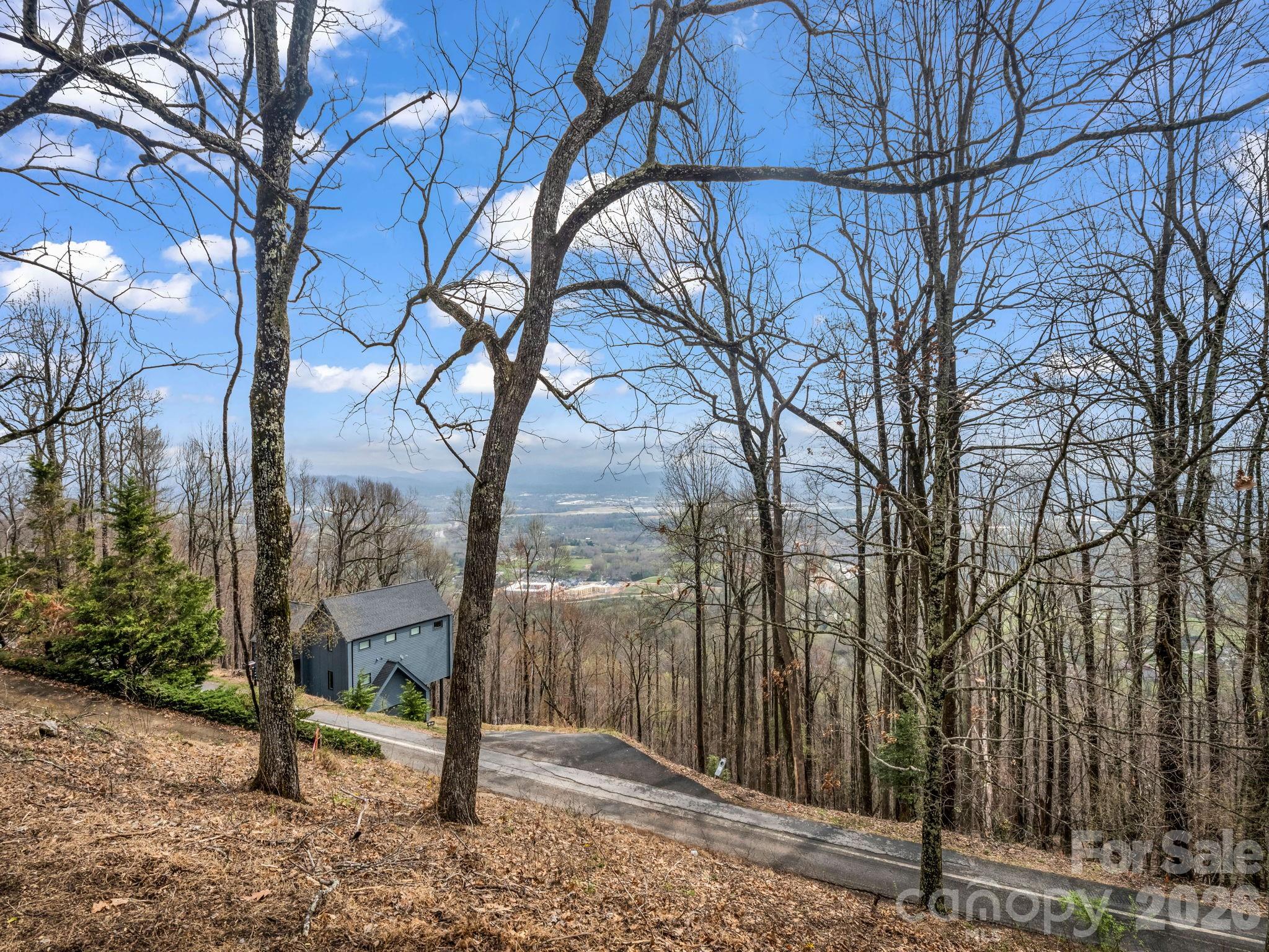 5 Chestnut Top Circle Property Photo 2