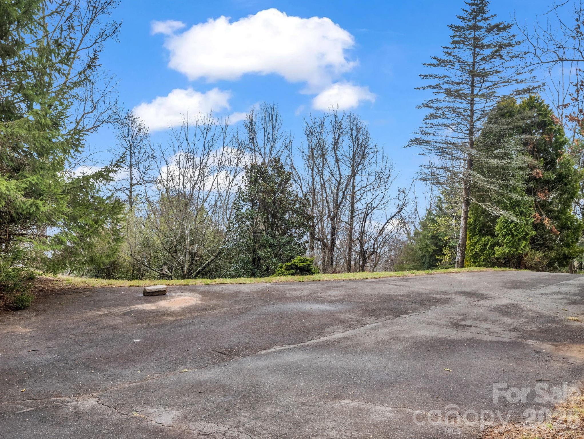 5 Chestnut Top Circle Property Photo 6