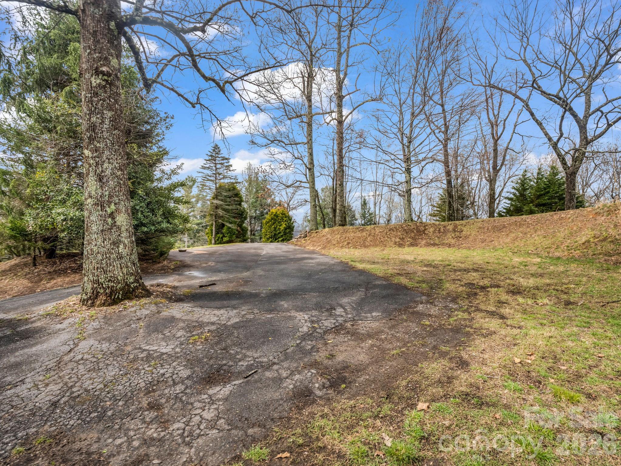 5 Chestnut Top Circle Property Photo 7
