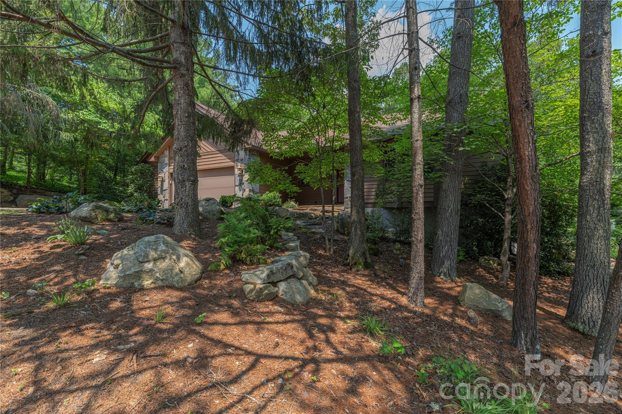 35 Hillcreek Drive Property Photo 3