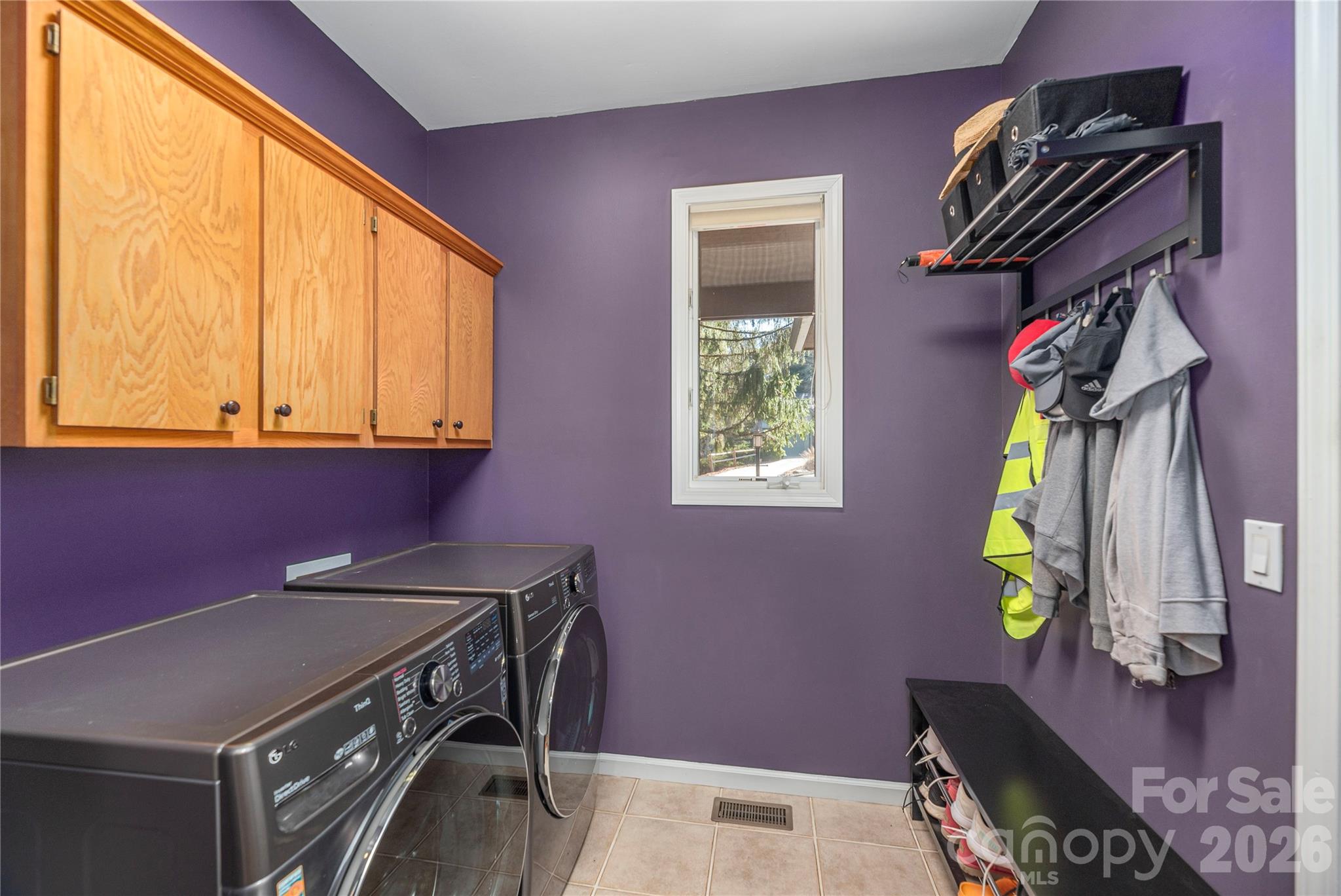 35 Hillcreek Drive Property Photo 9