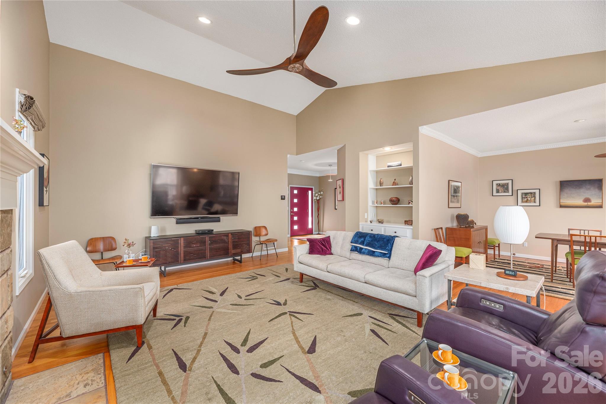 35 Hillcreek Drive Property Photo 12
