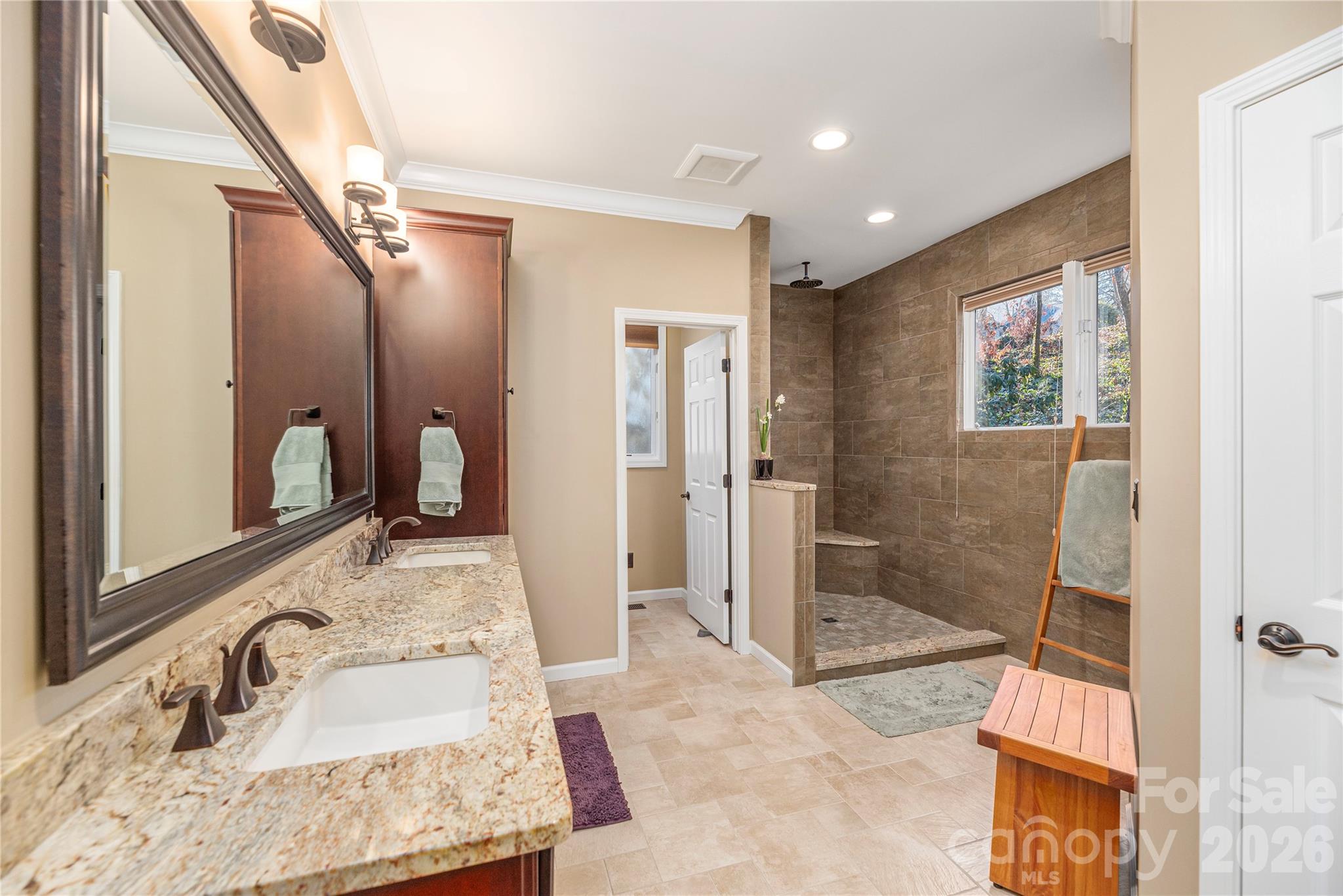 35 Hillcreek Drive Property Photo 30