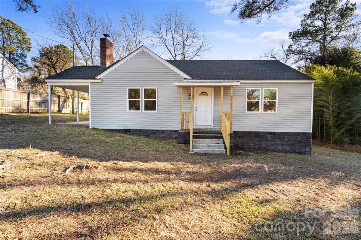 165 E Lacy Street Property Photo 1