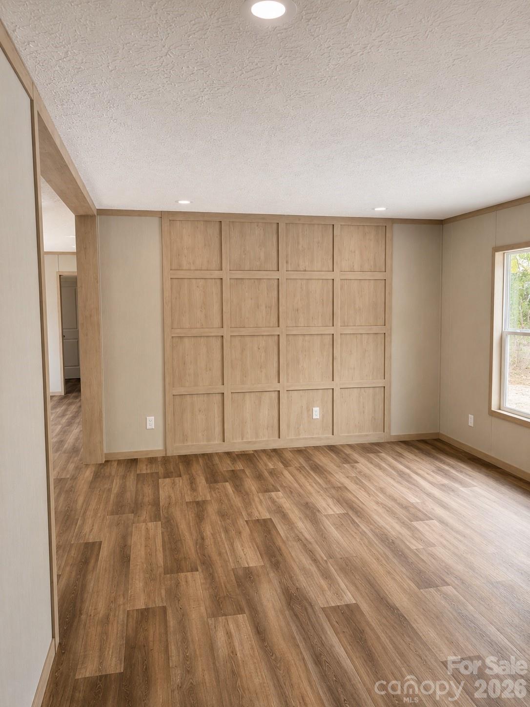 712 Thompson Road Property Photo 5