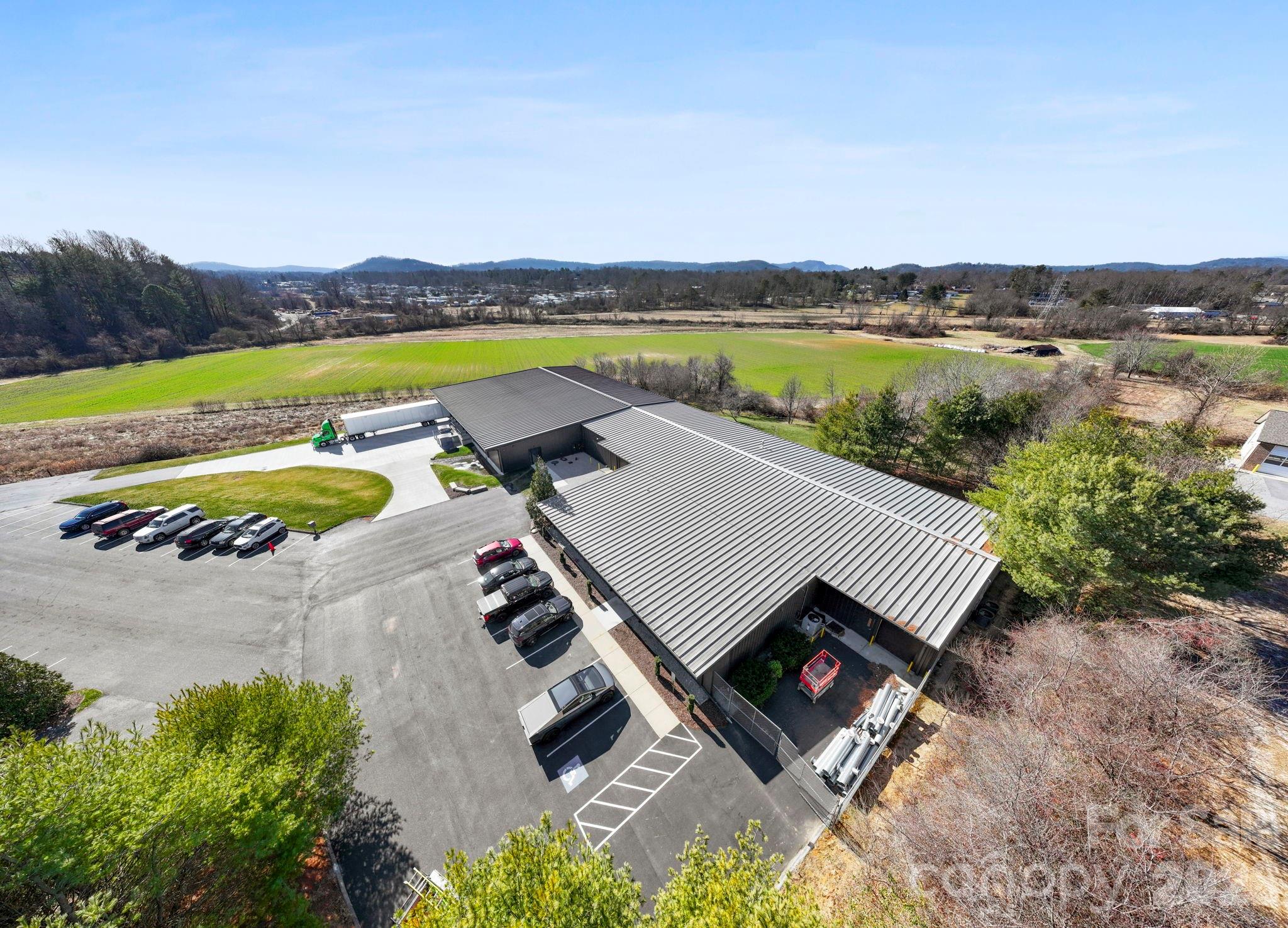 110 Commercial Boulevard Property Photo 1