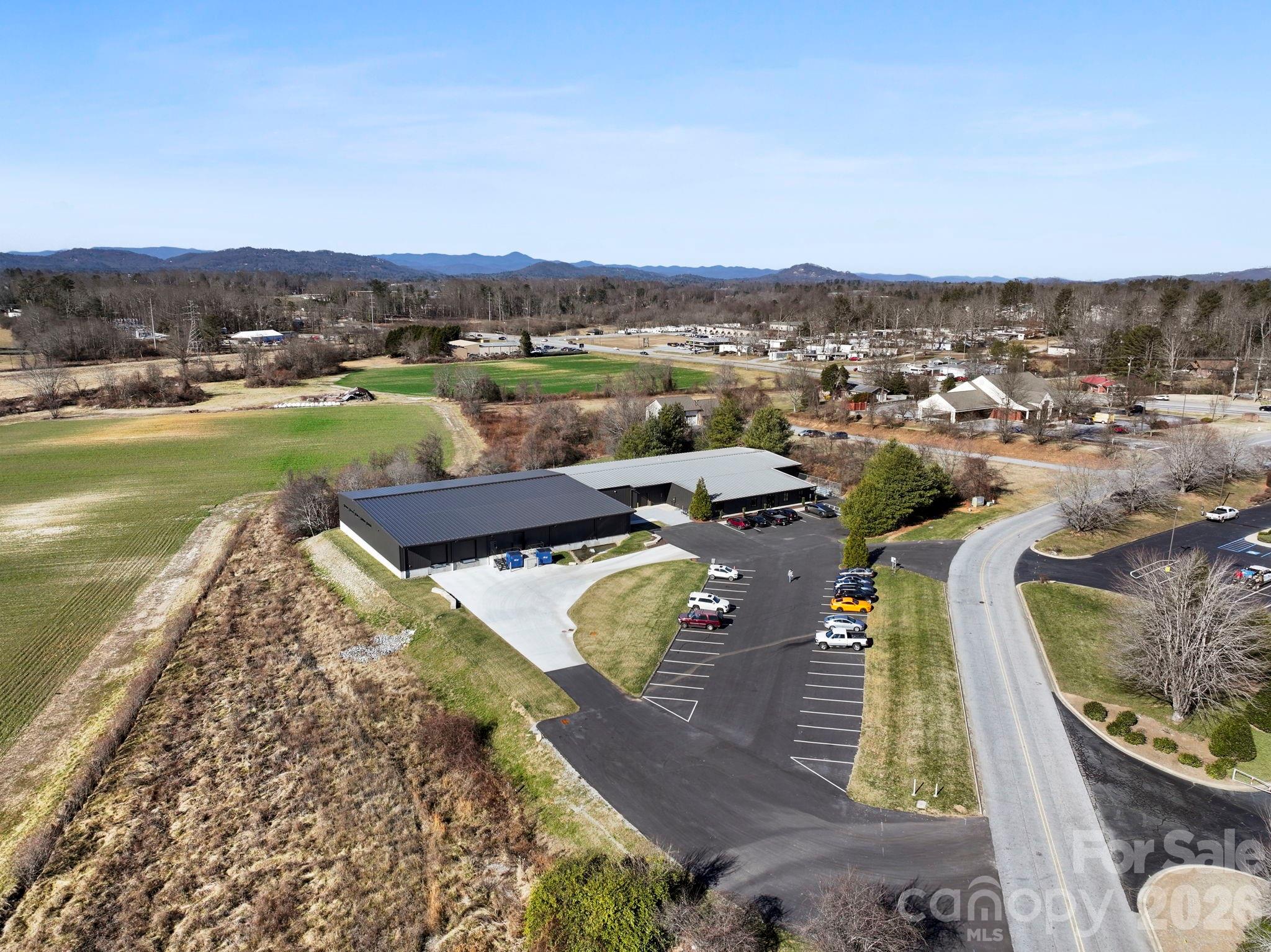 110 Commercial Boulevard Property Photo 4