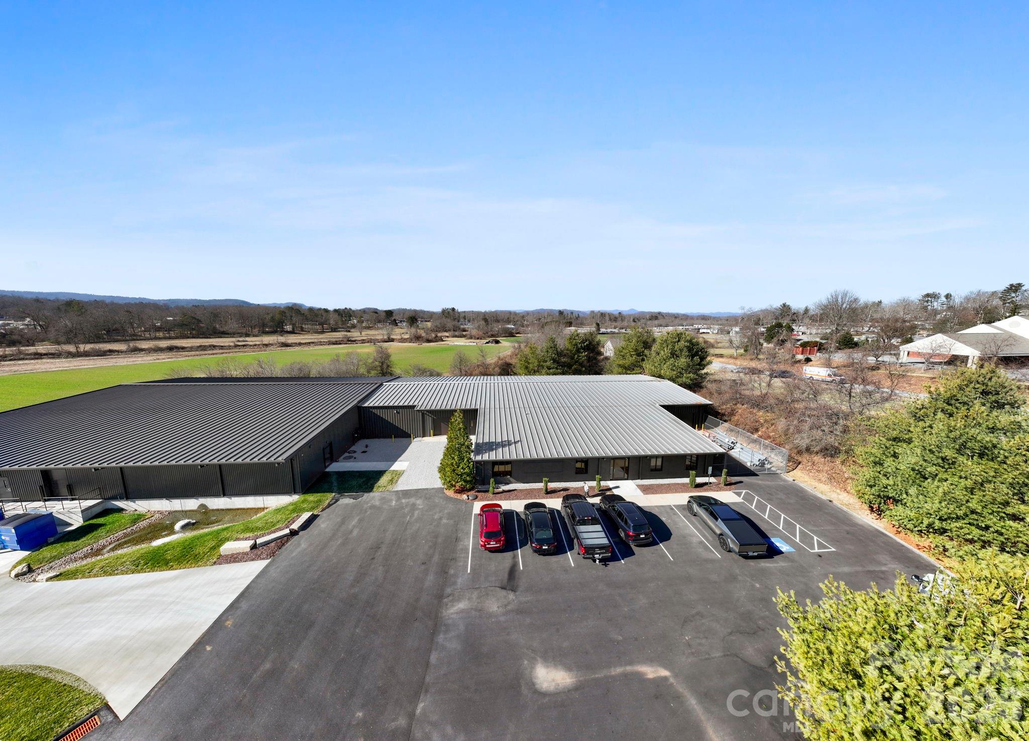 110 Commercial Boulevard Property Photo 13