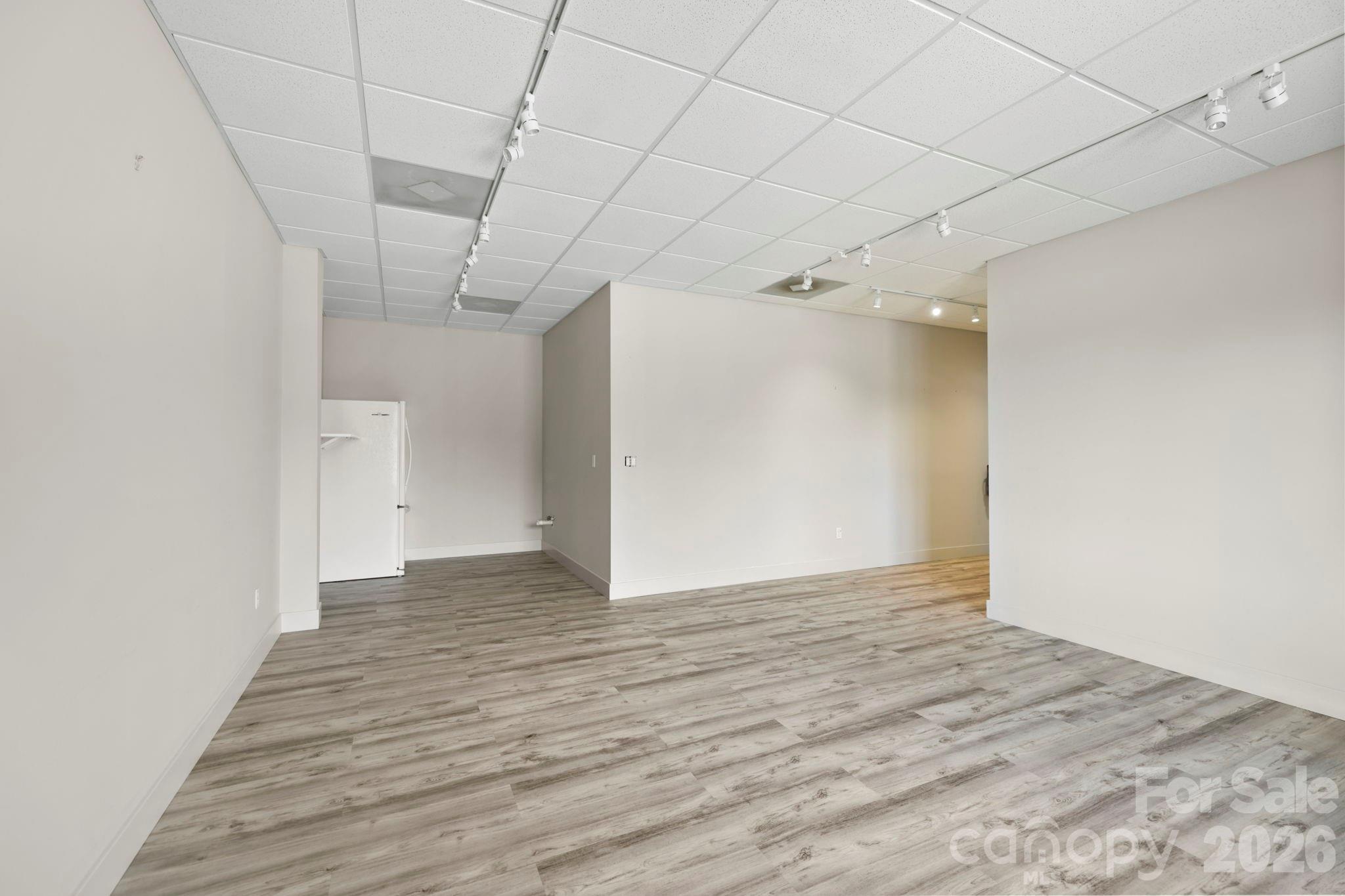 110 Commercial Boulevard Property Photo 24