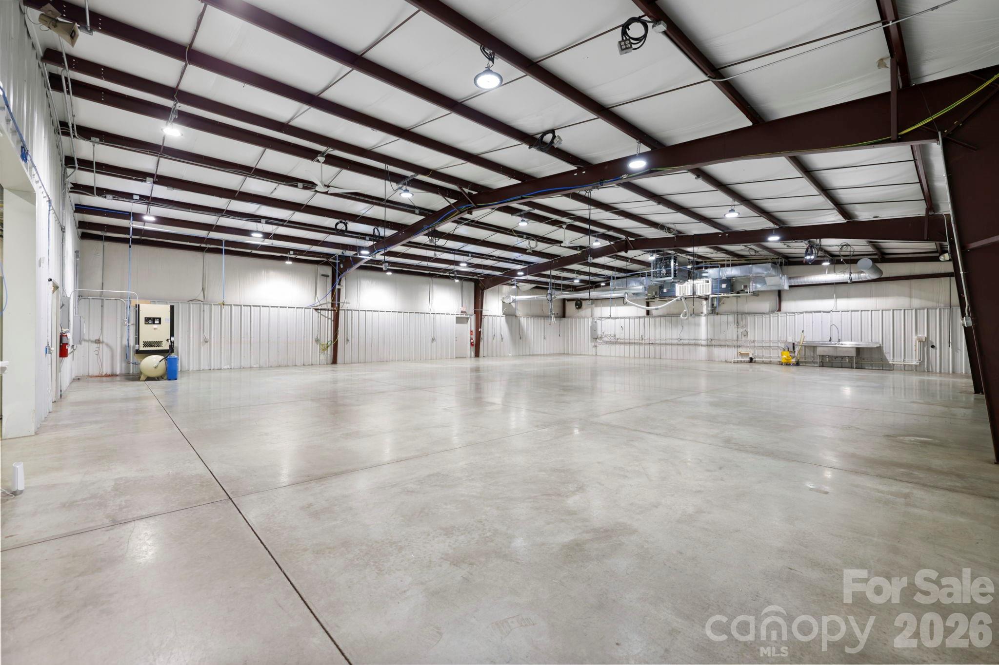 110 Commercial Boulevard Property Photo 28