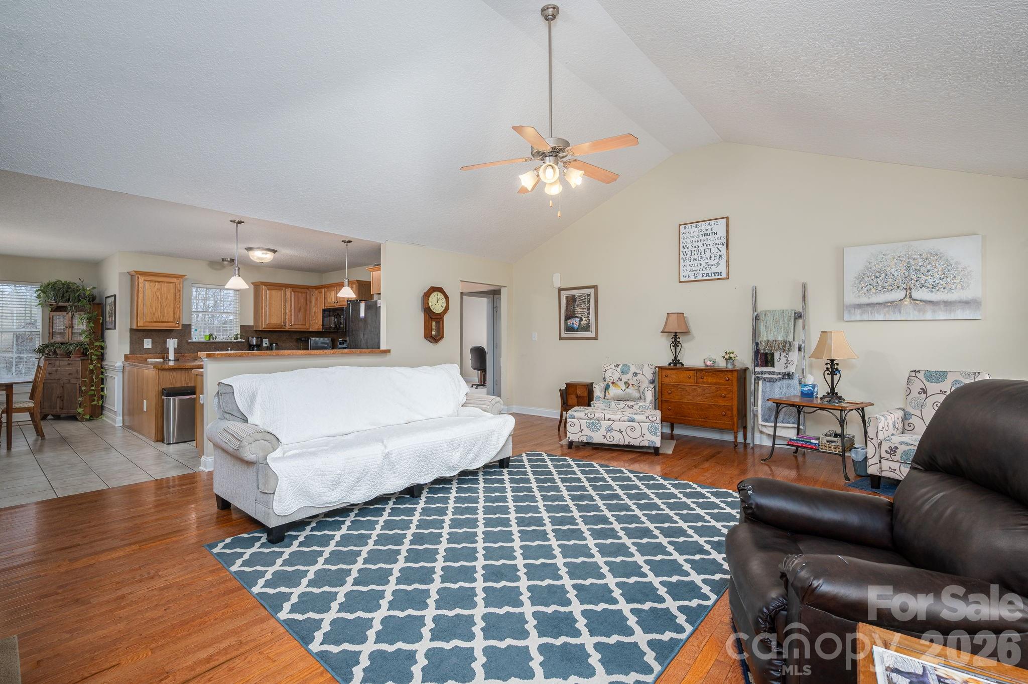 104 Lakewood Drive Property Photo 6
