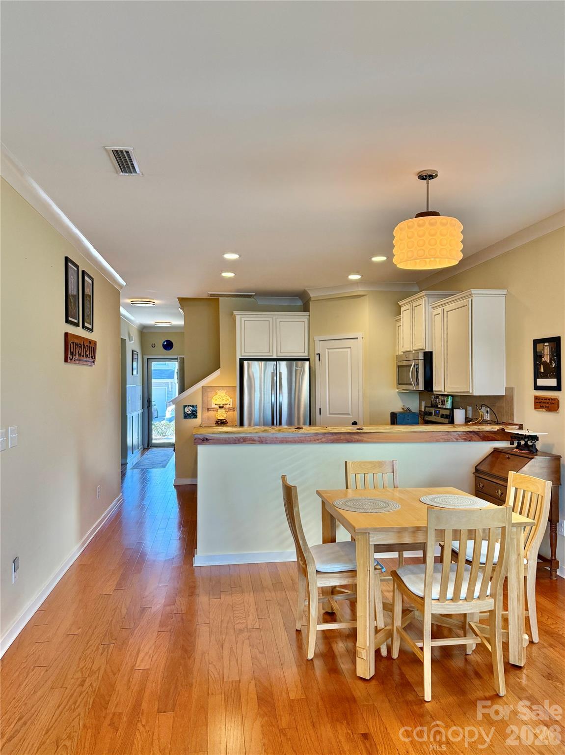 5227 Crystal Lakes Drive Property Photo 4